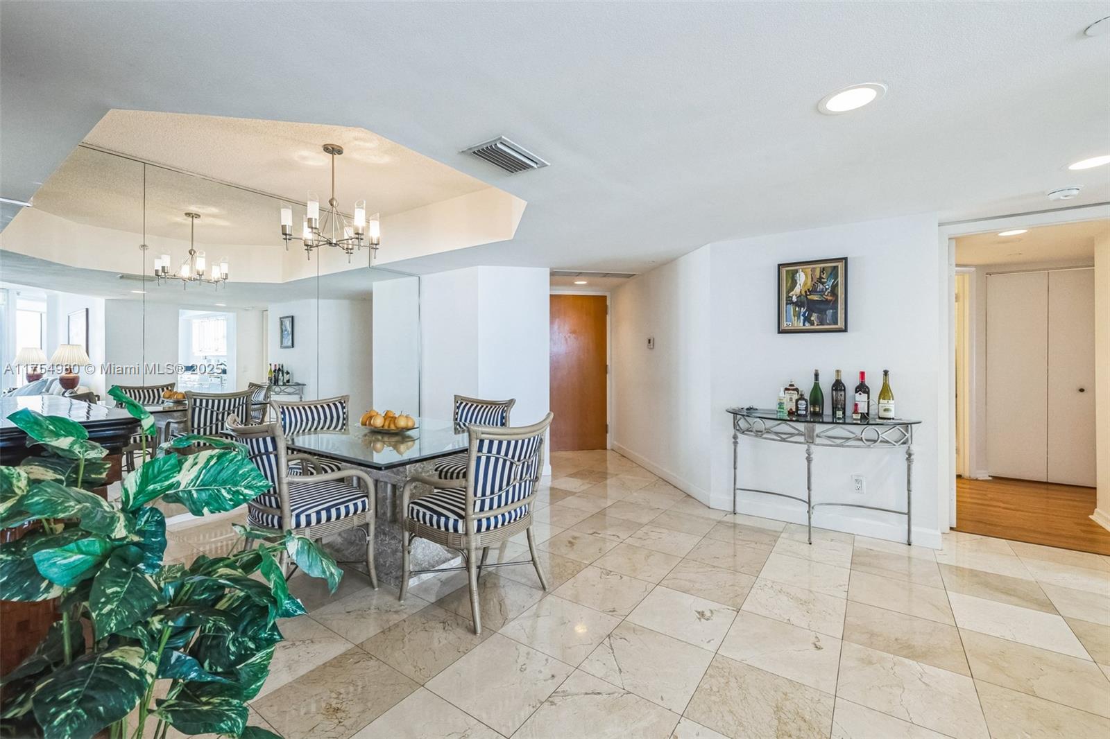 NORTH TOWER AT THE POINT - Residential