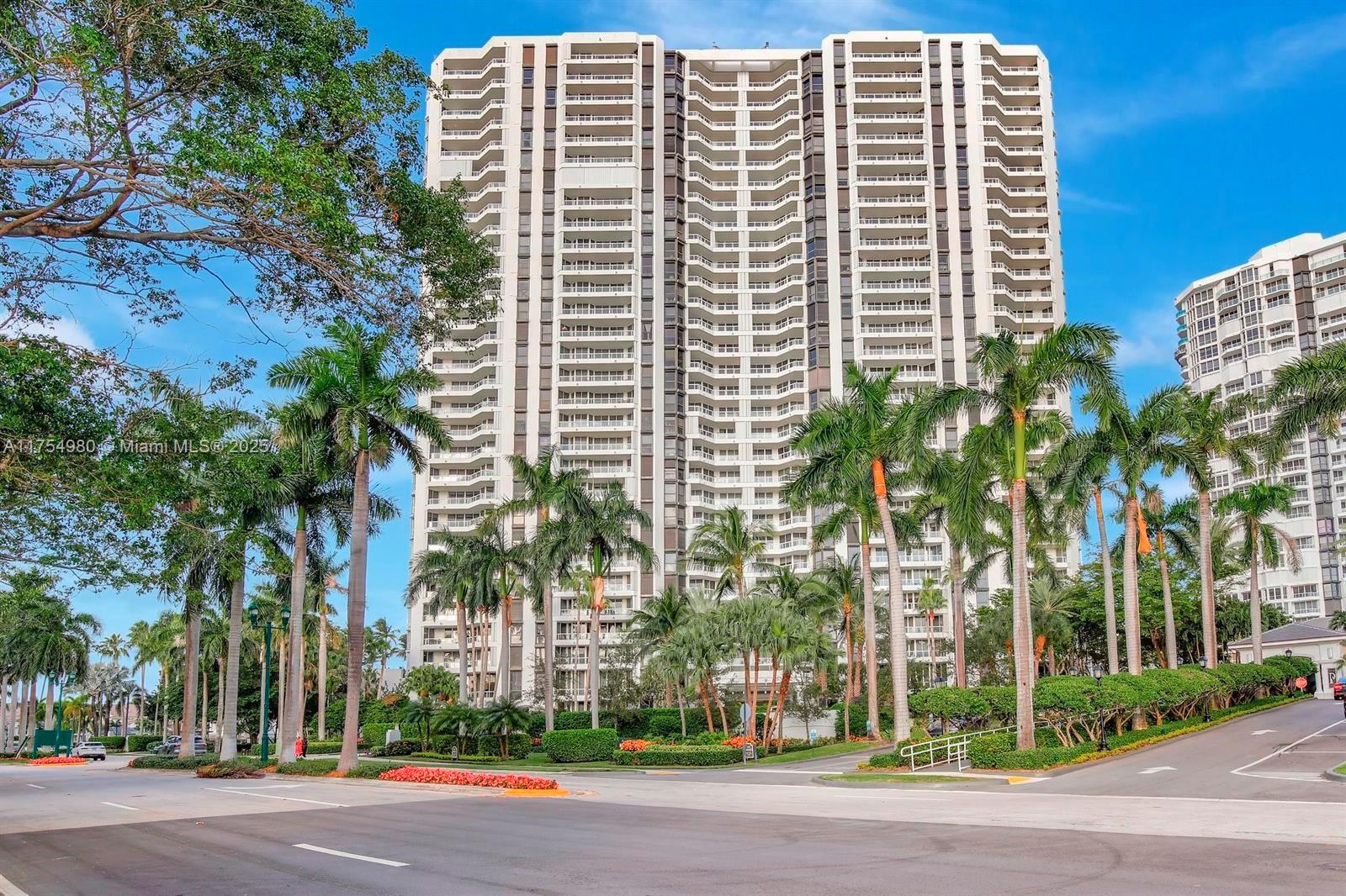 Property for Sale at 21205 Yacht Club Dr 1802, Aventura, Miami-Dade County, Florida - Bedrooms: 3 
Bathrooms: 2  - $869,000