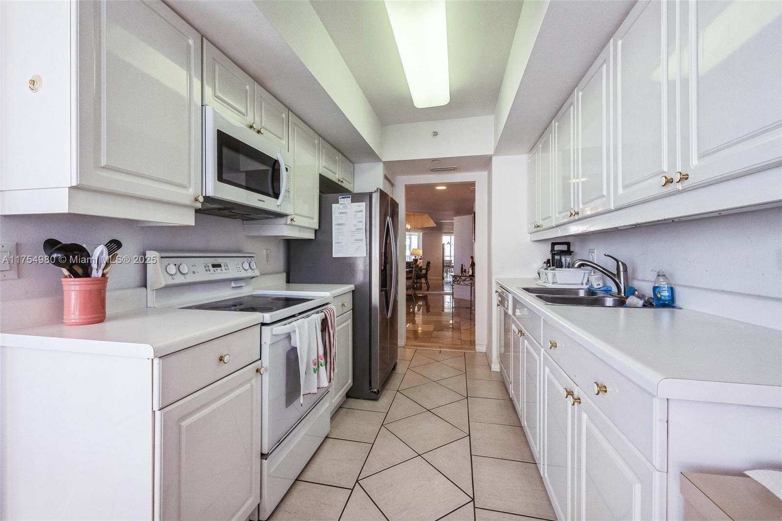 NORTH TOWER AT THE POINT - Residential