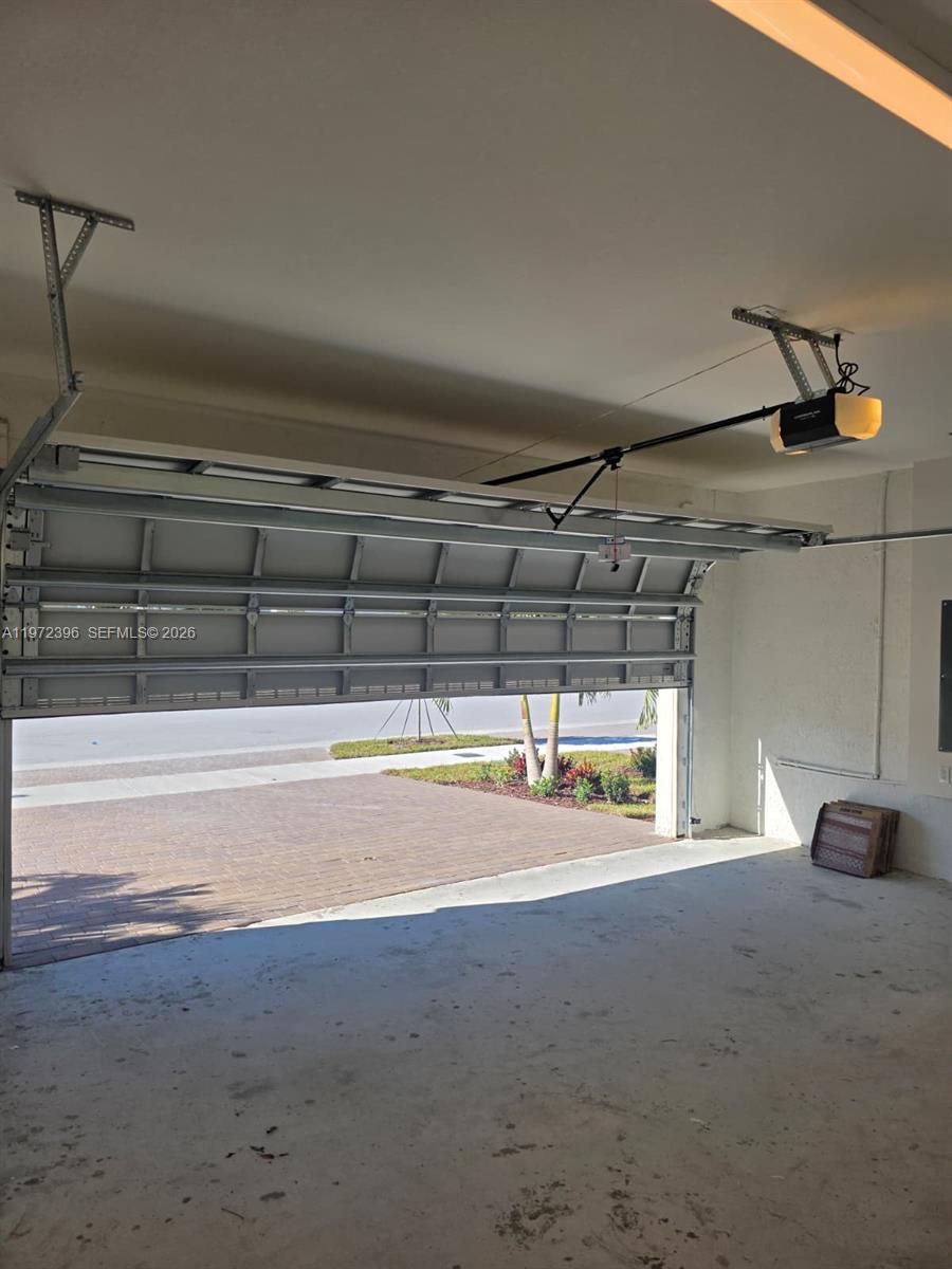 Keys Gate Sub - Residential Lease