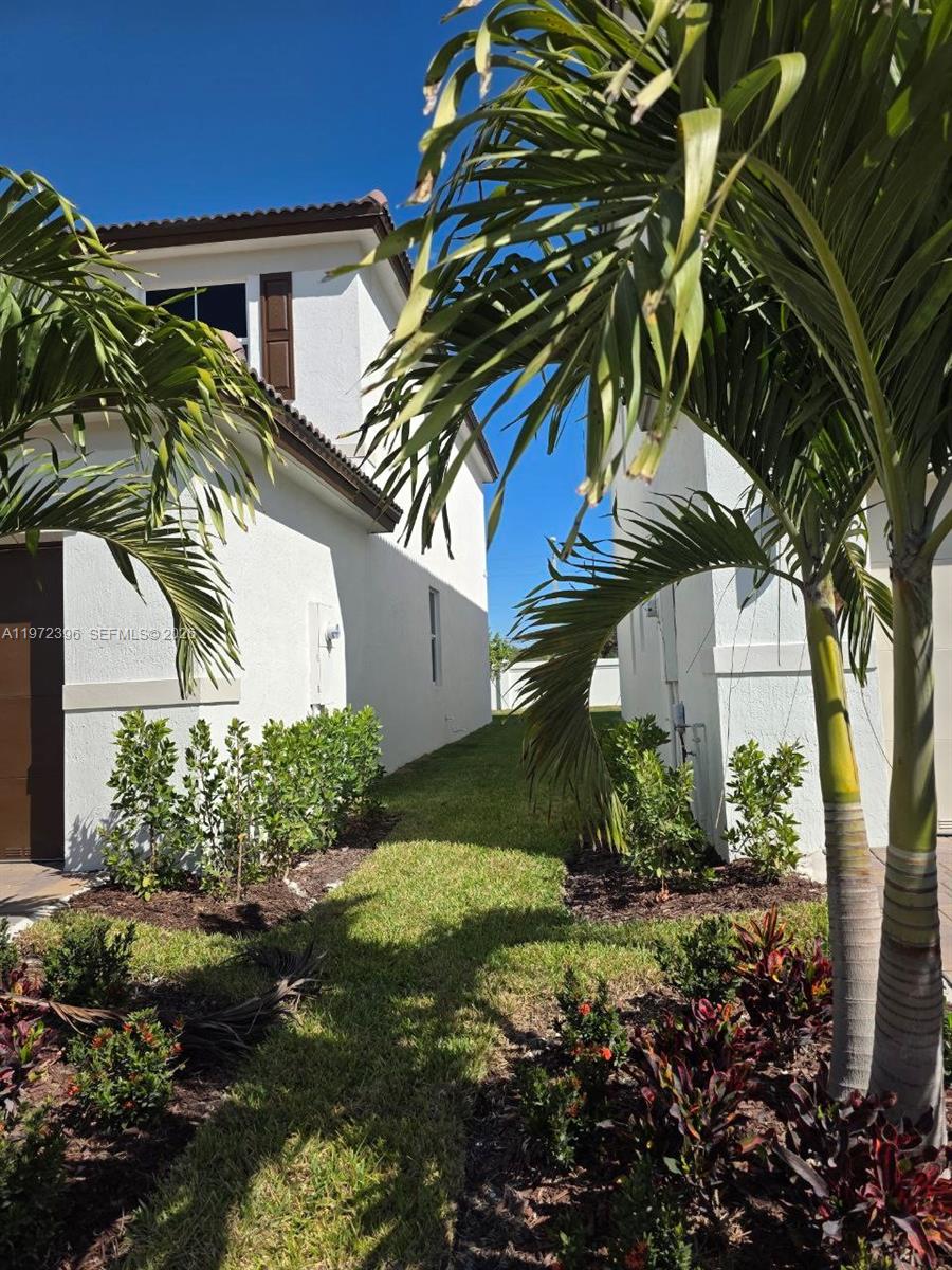 Keys Gate Sub - Residential Lease