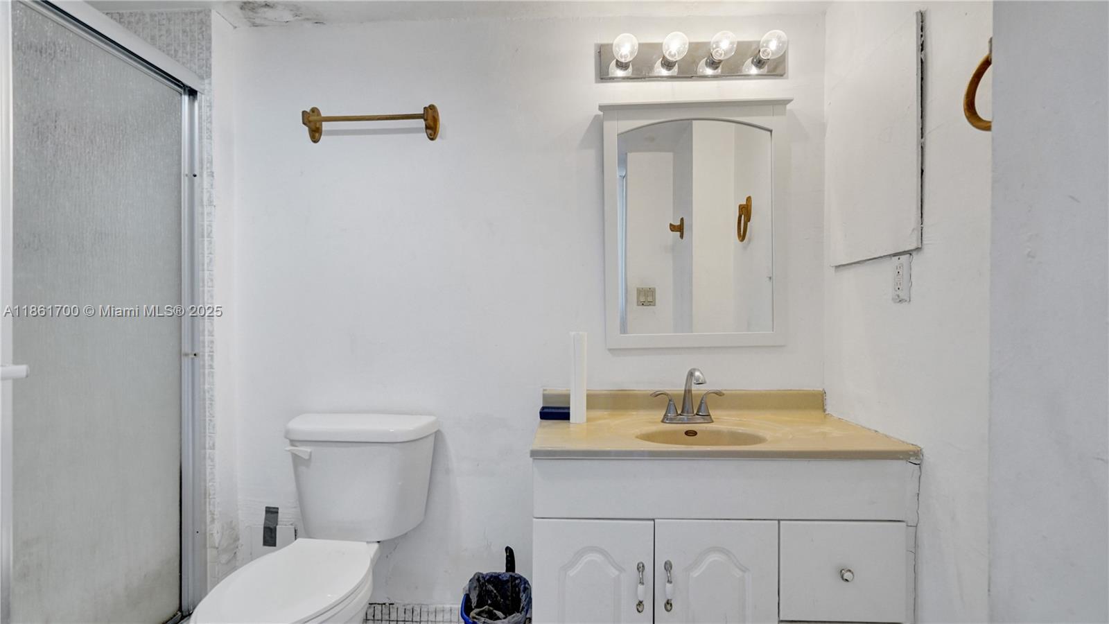 BRAVURA II CONDO - Residential