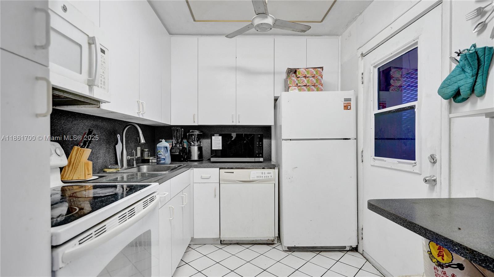 BRAVURA II CONDO - Residential