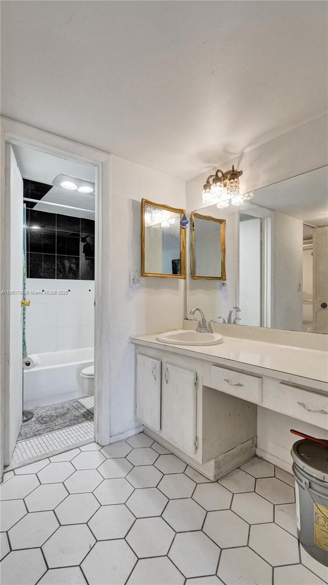 BRAVURA II CONDO - Residential