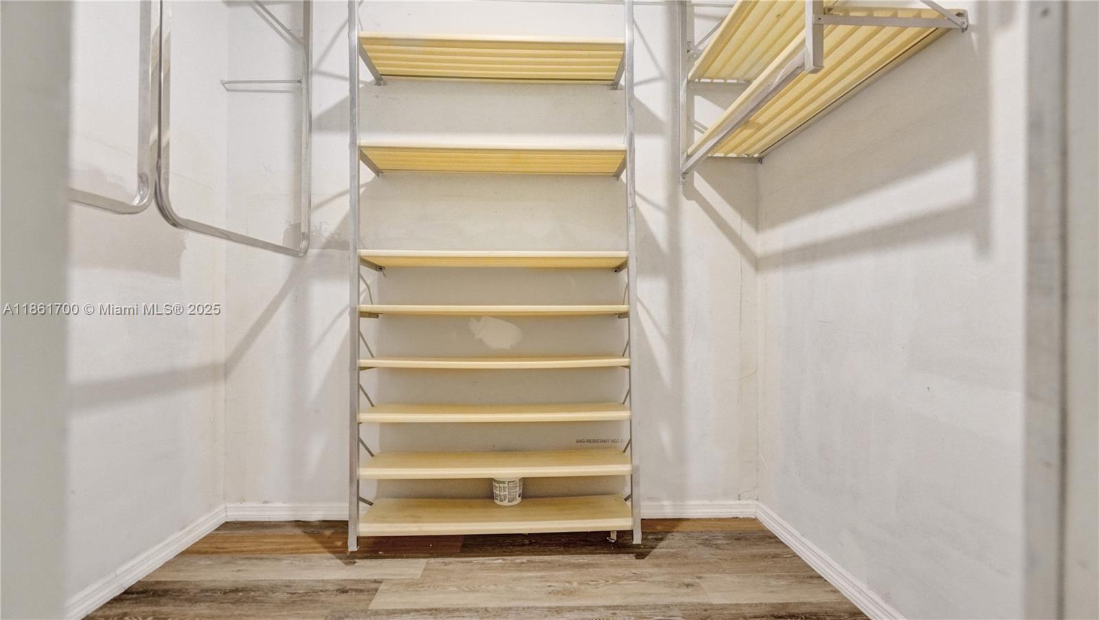 BRAVURA II CONDO - Residential