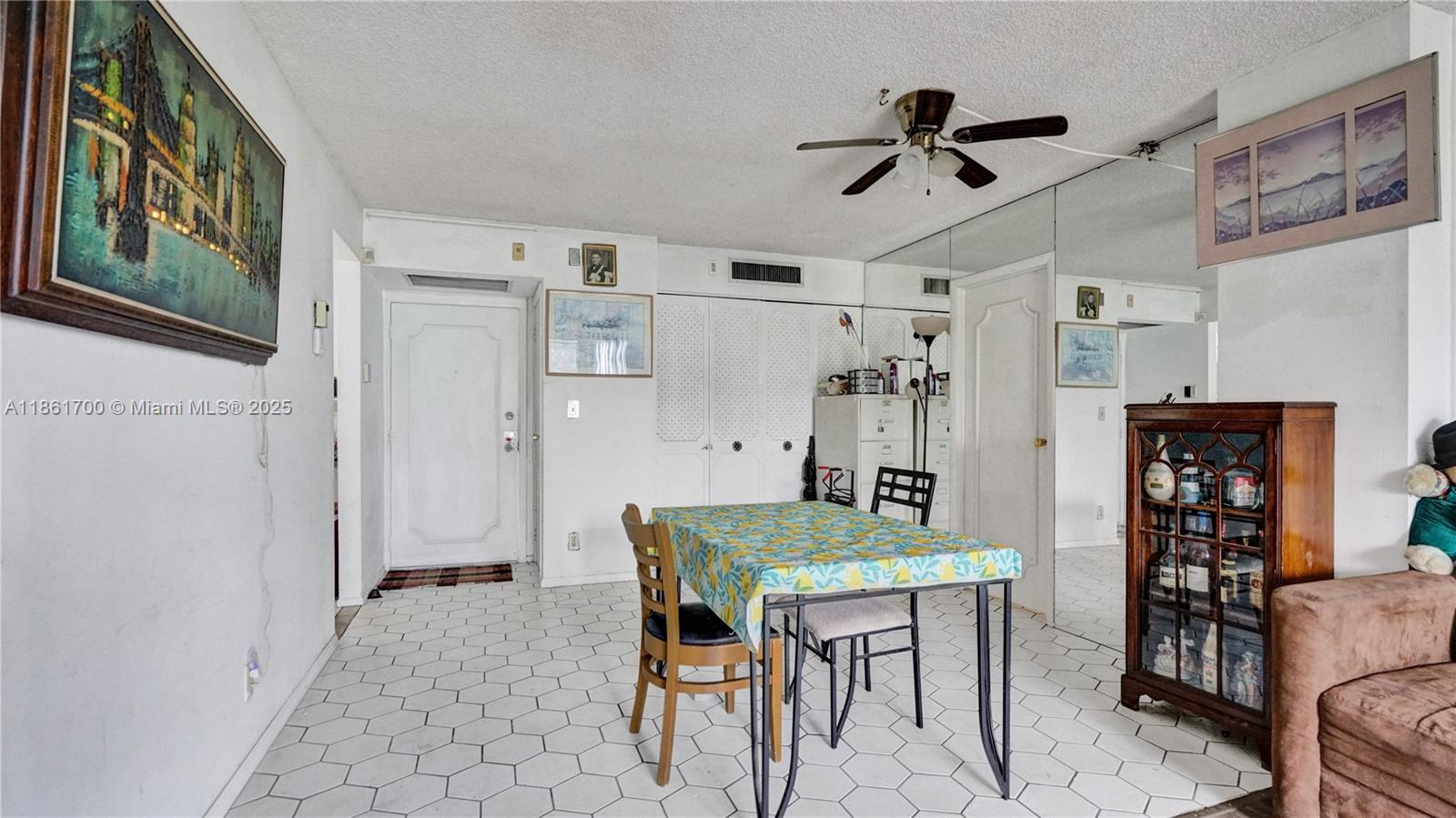 BRAVURA II CONDO - Residential