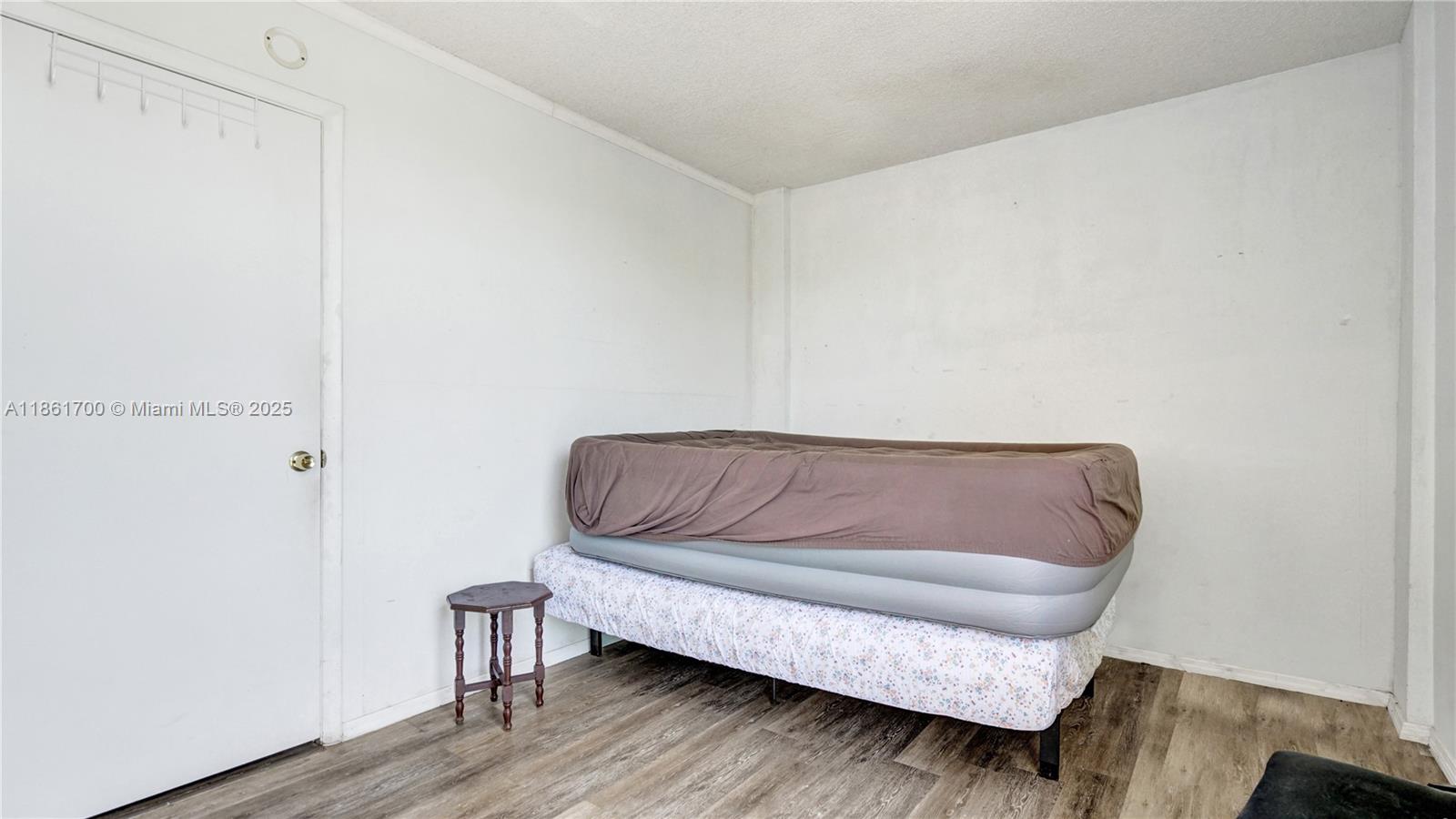 BRAVURA II CONDO - Residential