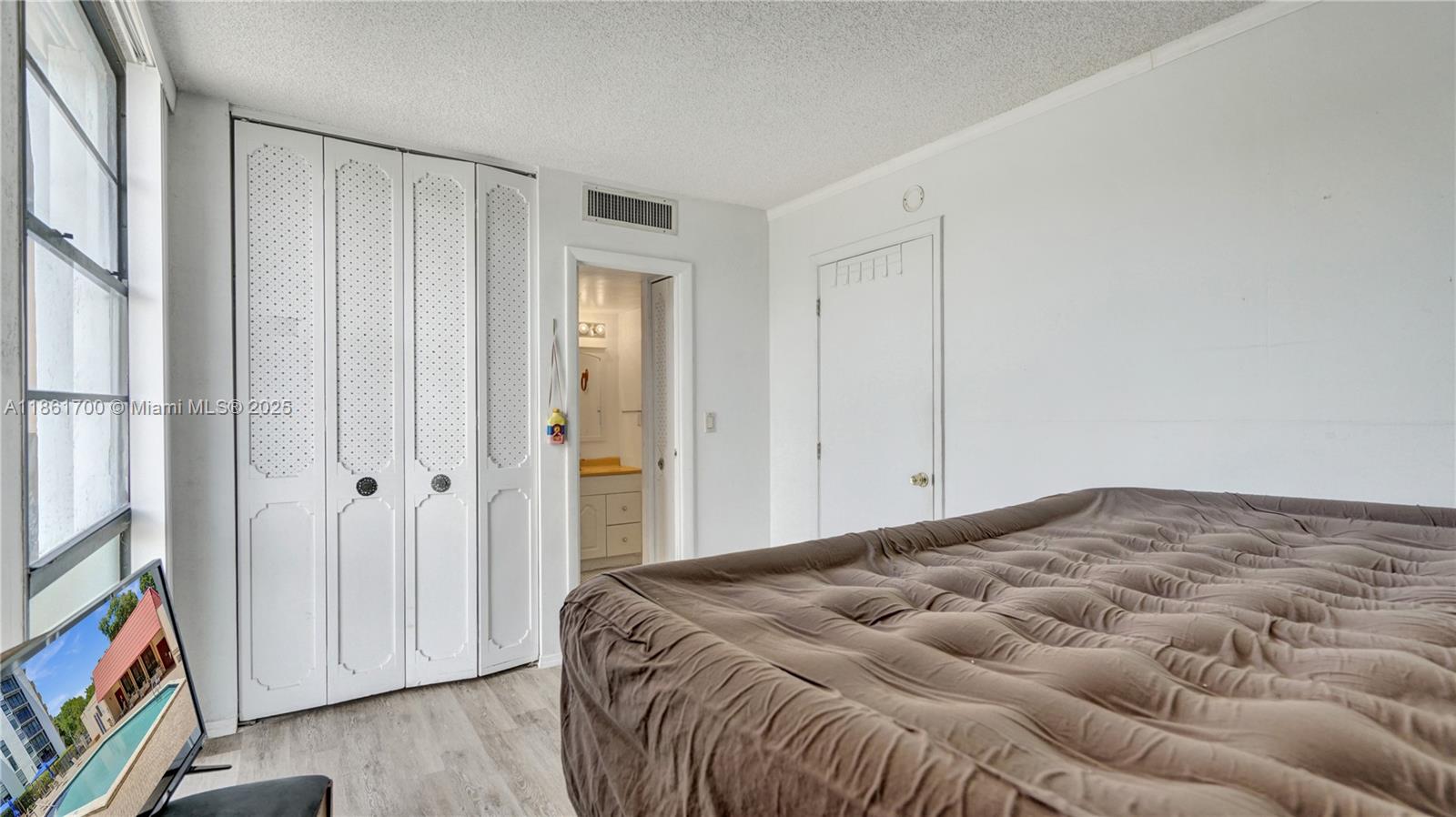 BRAVURA II CONDO - Residential