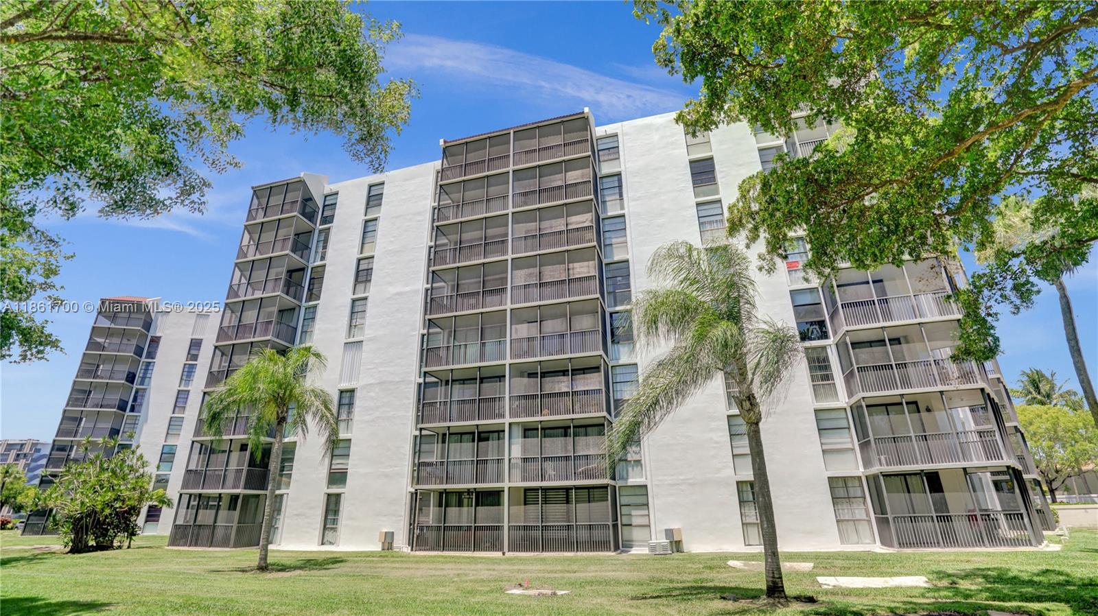 BRAVURA II CONDO - Residential