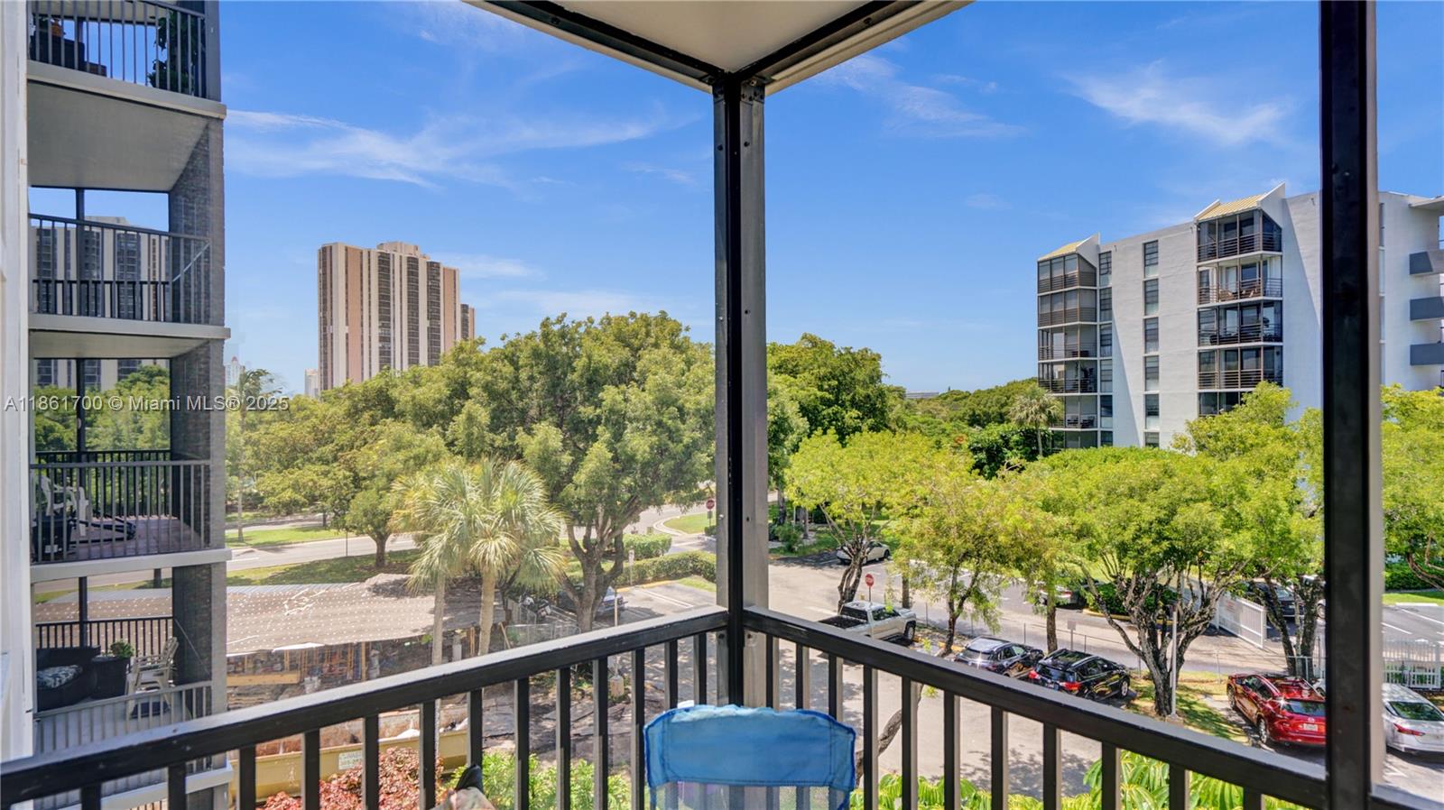 BRAVURA II CONDO - Residential