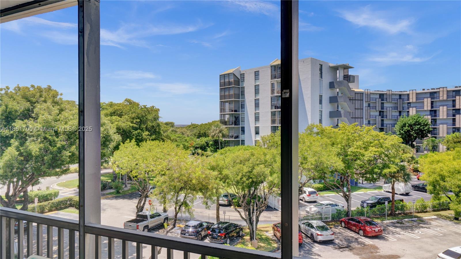 BRAVURA II CONDO - Residential