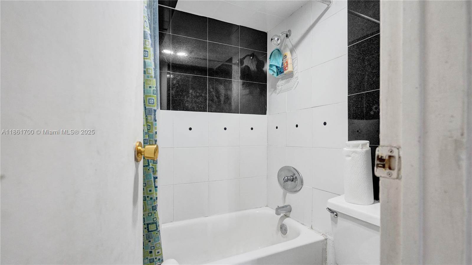 BRAVURA II CONDO - Residential