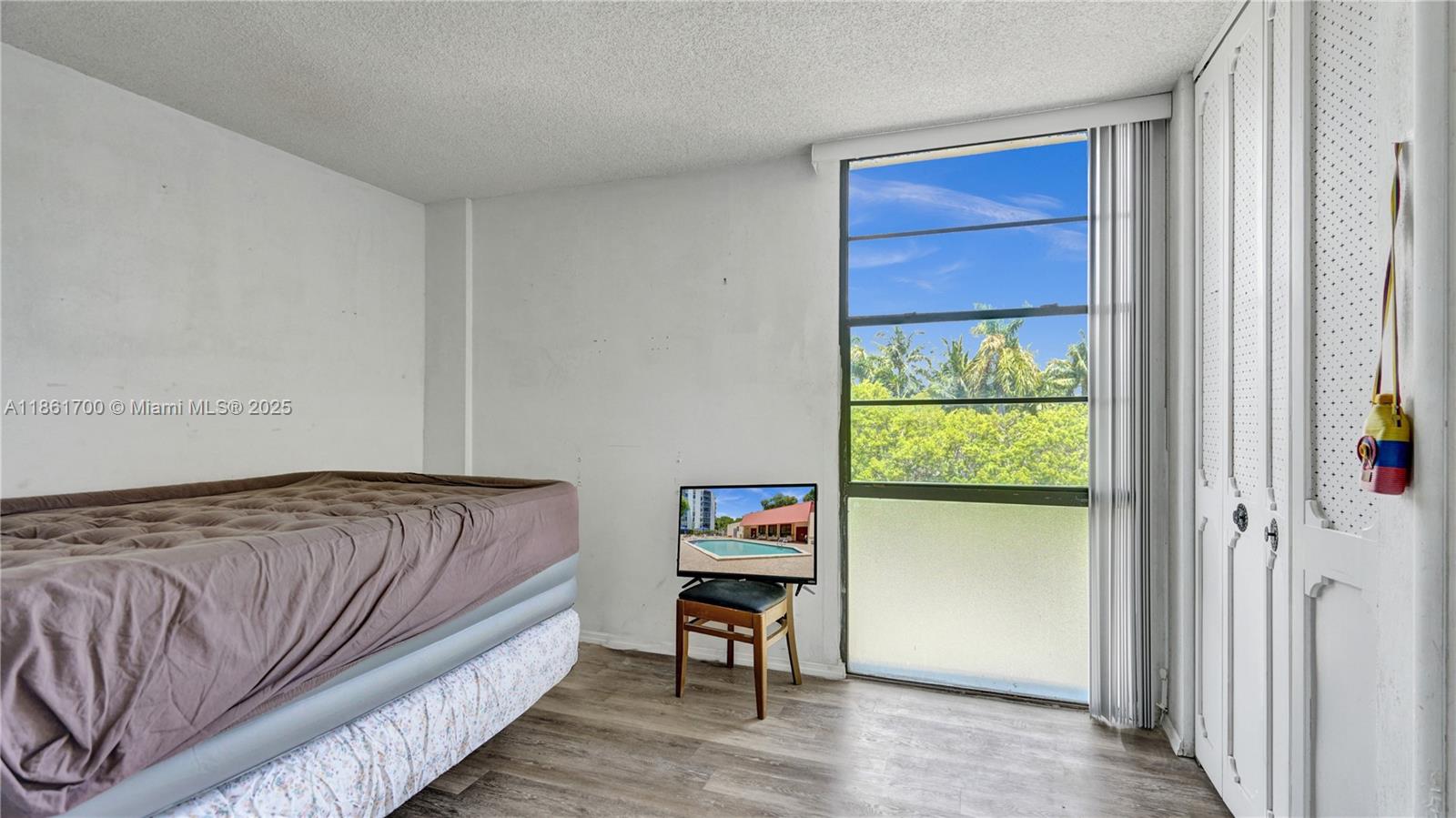 BRAVURA II CONDO - Residential