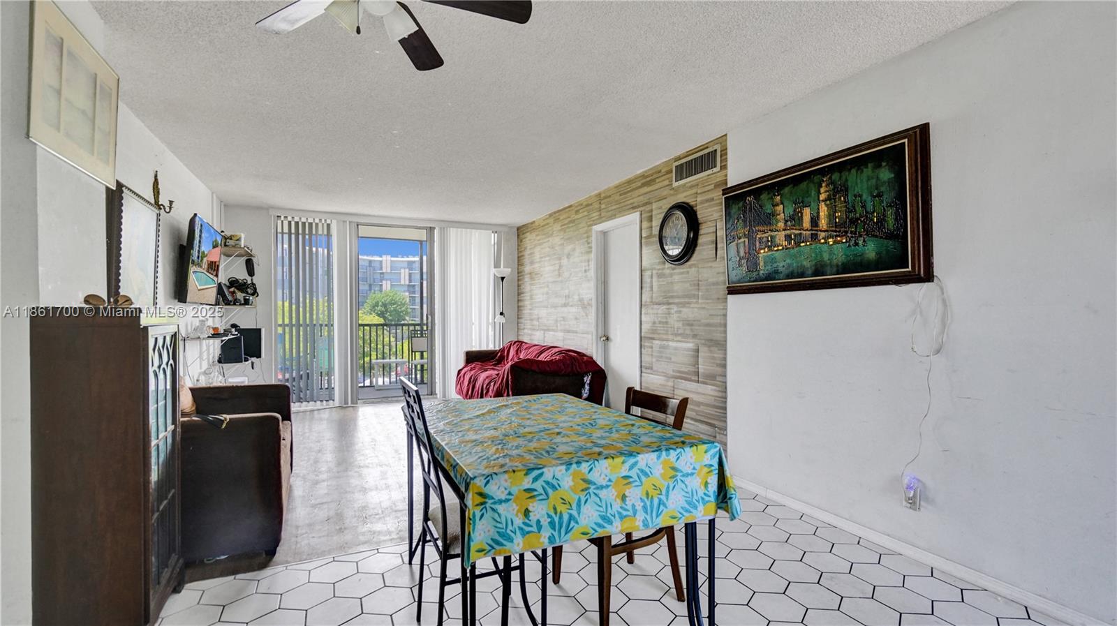 BRAVURA II CONDO - Residential