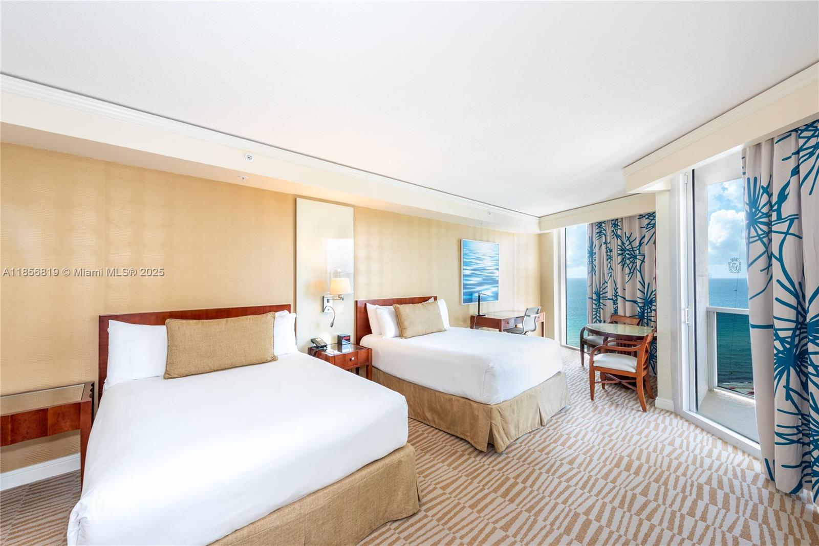 TRUMP INTERNATIONAL SONES - Residential