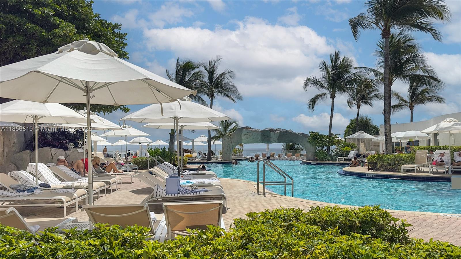 TRUMP INTERNATIONAL SONES - Residential