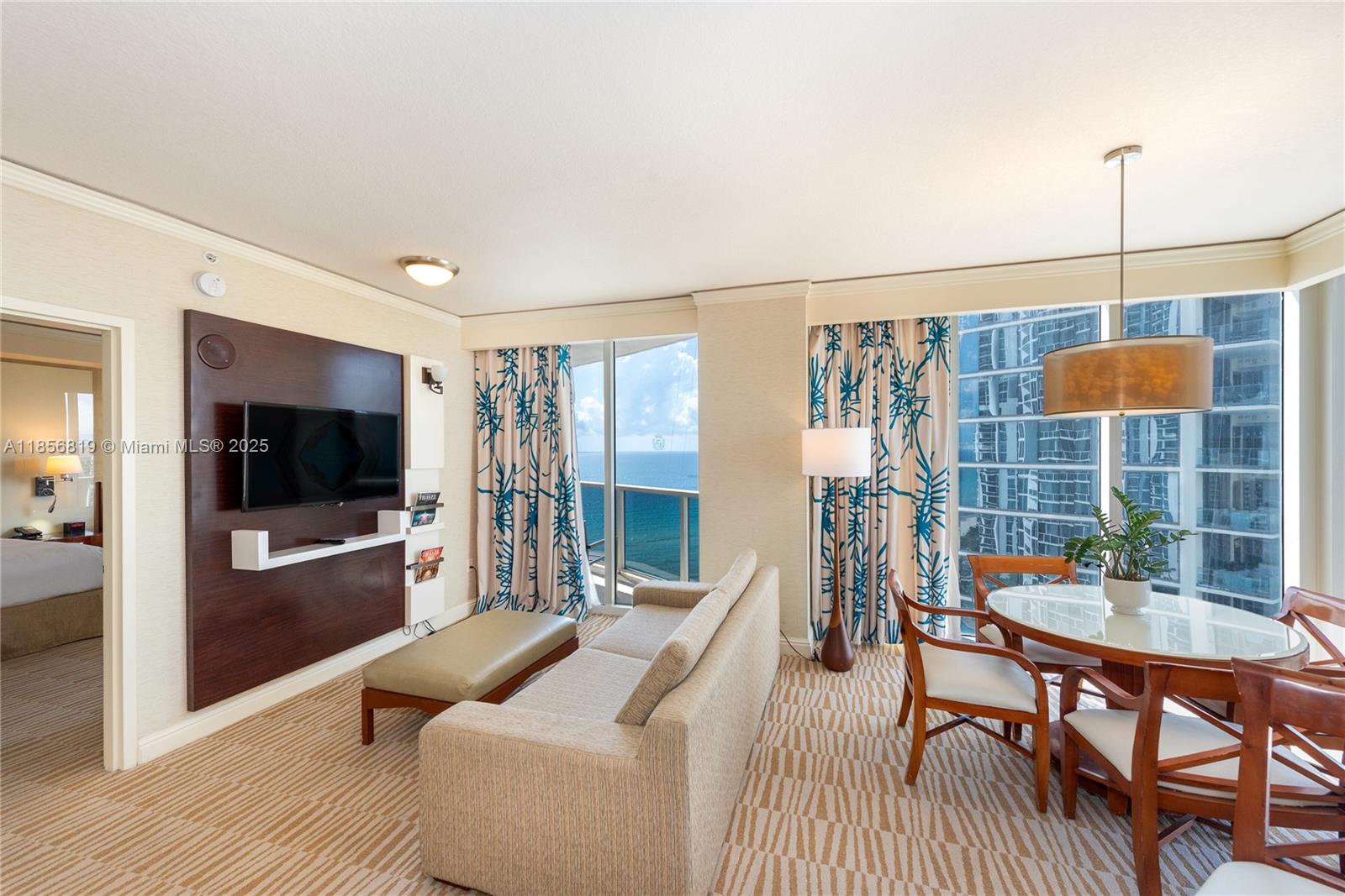 TRUMP INTERNATIONAL SONES - Residential