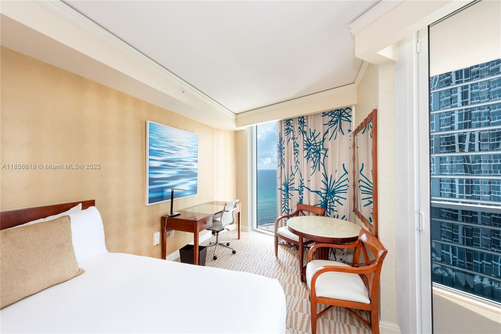 TRUMP INTERNATIONAL SONES - Residential