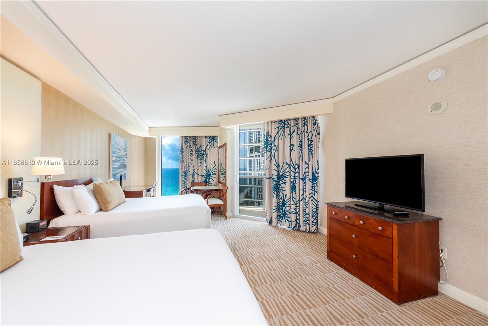 TRUMP INTERNATIONAL SONES - Residential