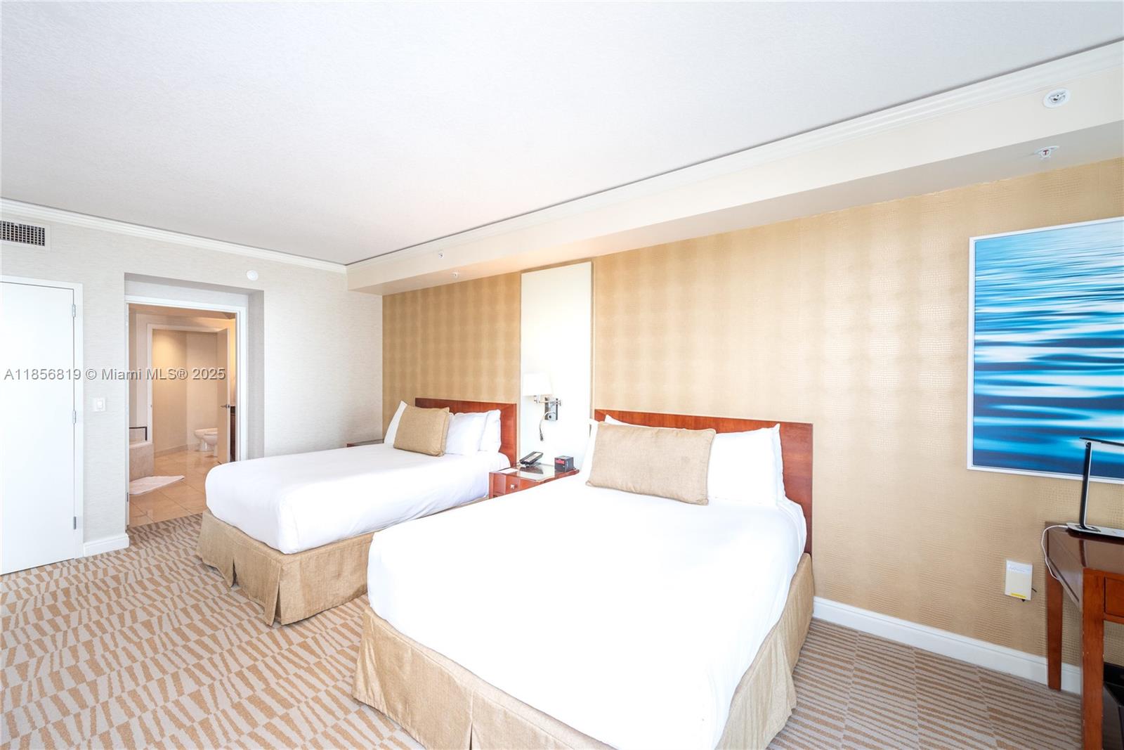 TRUMP INTERNATIONAL SONES - Residential