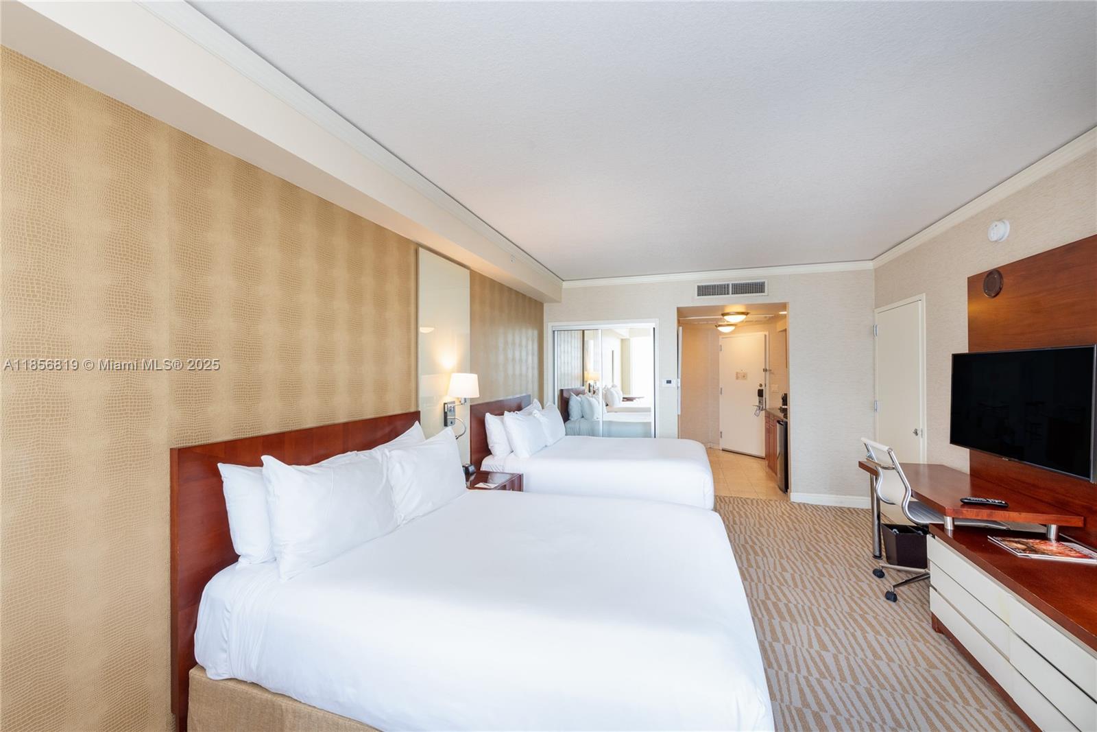 TRUMP INTERNATIONAL SONES - Residential