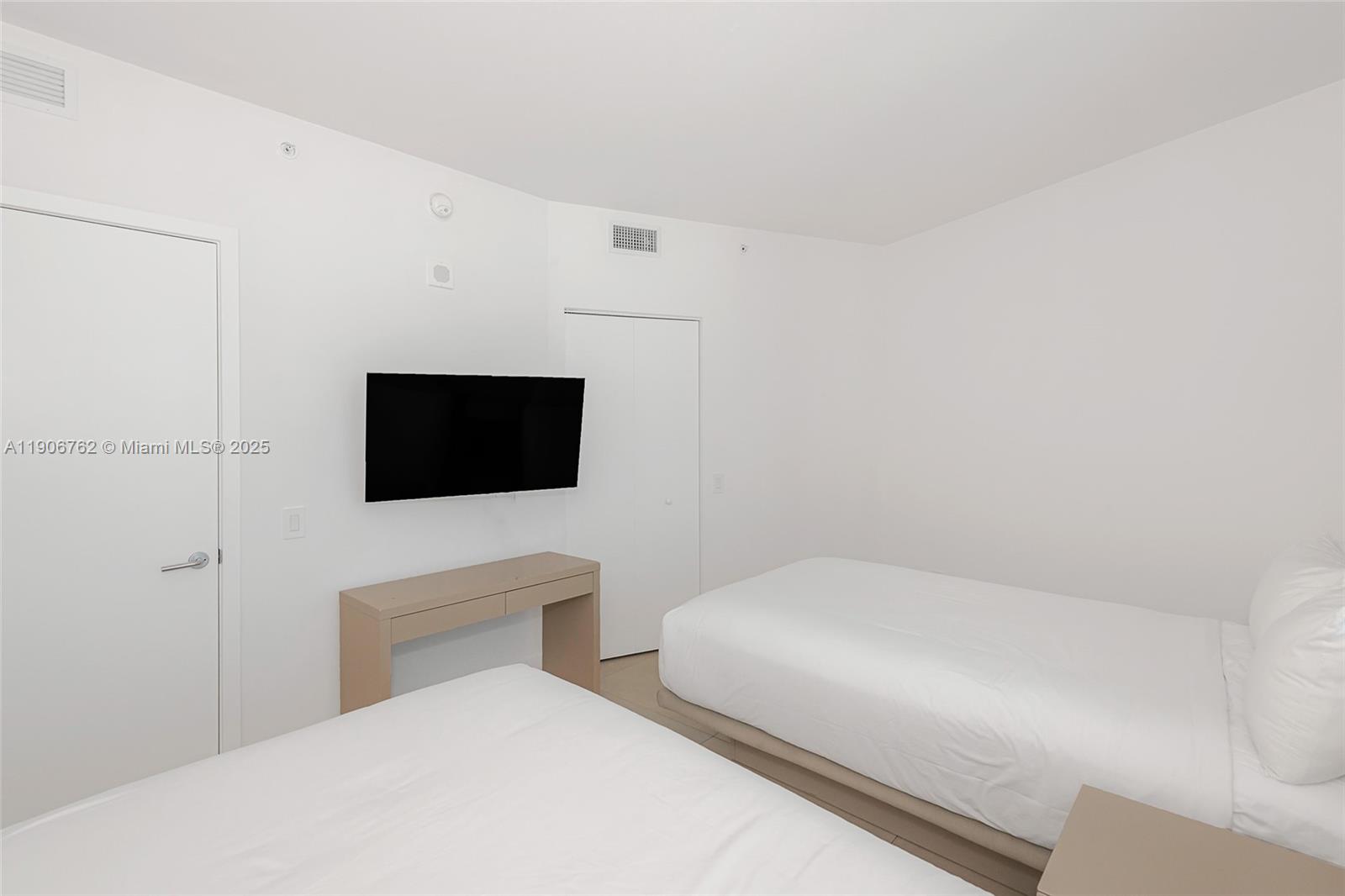 4111 SOUTH OCEAN DRIVE CO - Residential