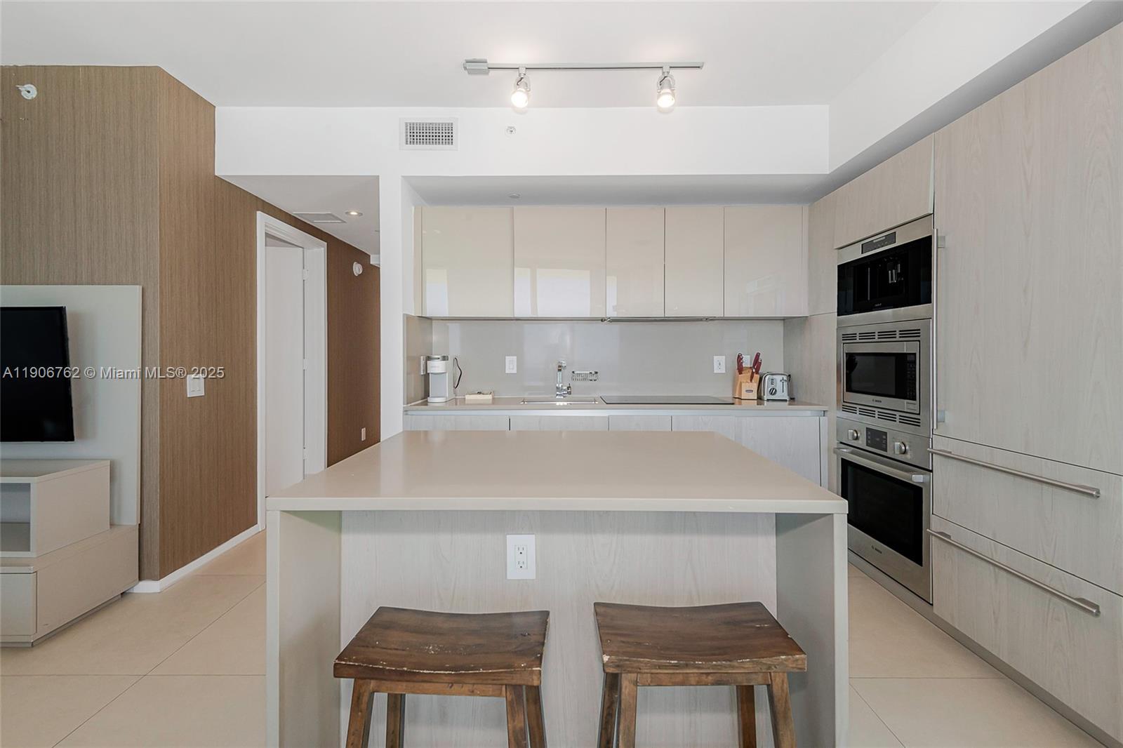 4111 SOUTH OCEAN DRIVE CO - Residential