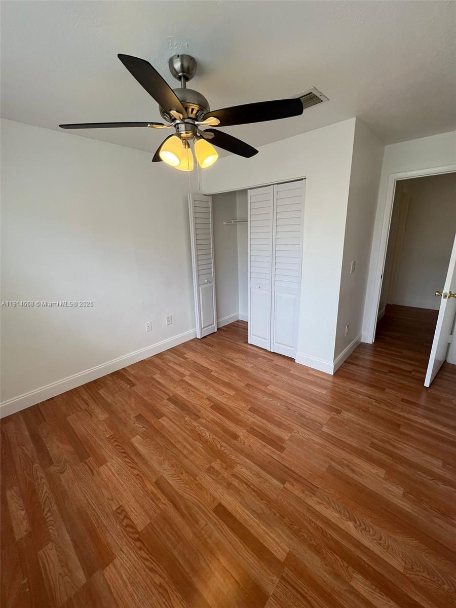 ROCK ISLAND LAND CORP - Residential Lease