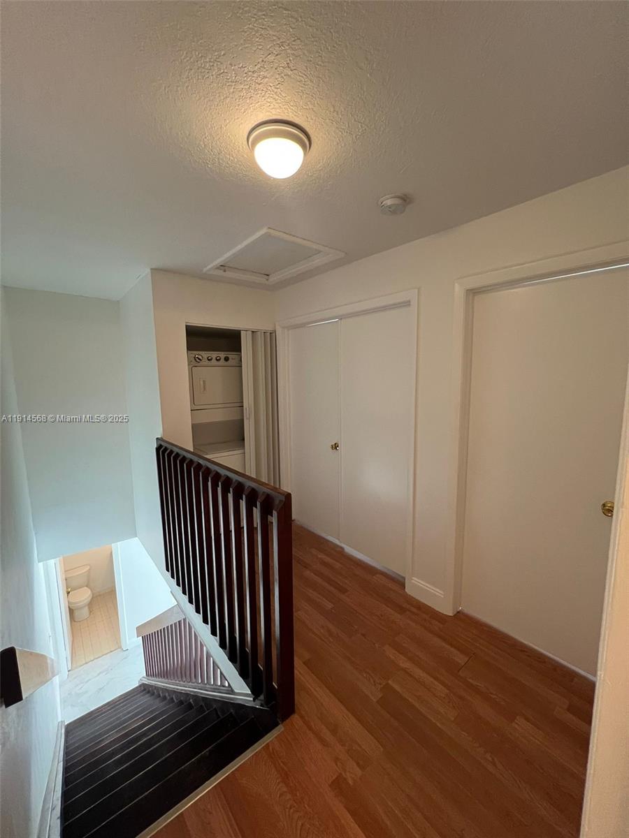 ROCK ISLAND LAND CORP - Residential Lease