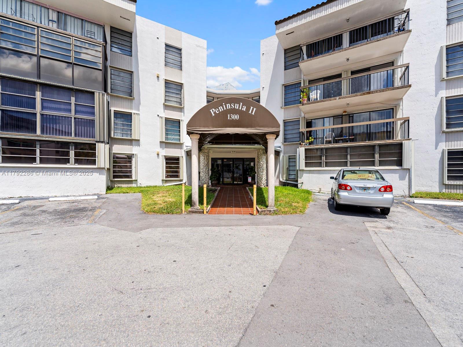 PENINSULA AT INTL GARDENS - Residential