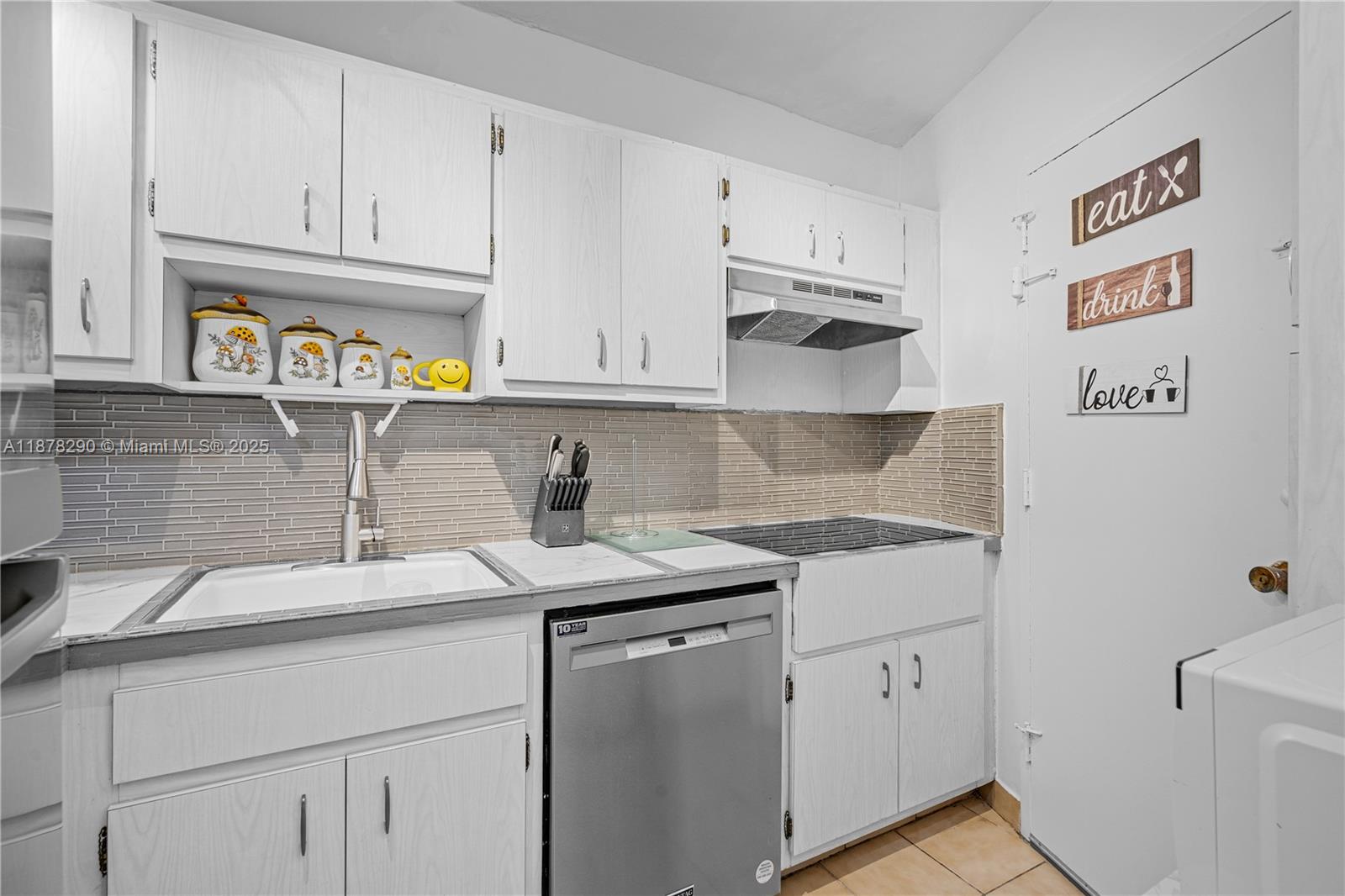 TRITON TOWER CONDO - Residential Lease