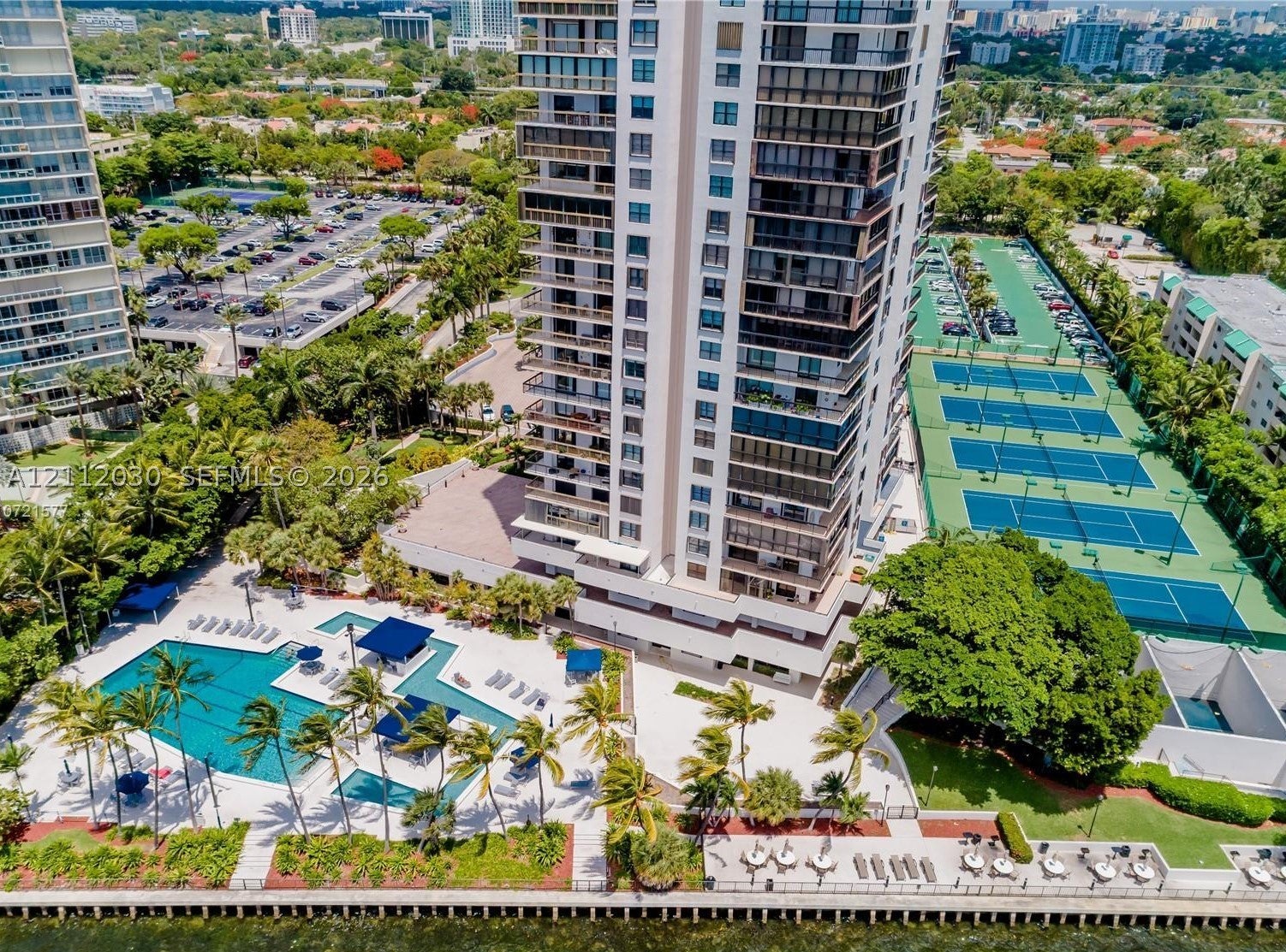 2333 Brickell Ave 1516