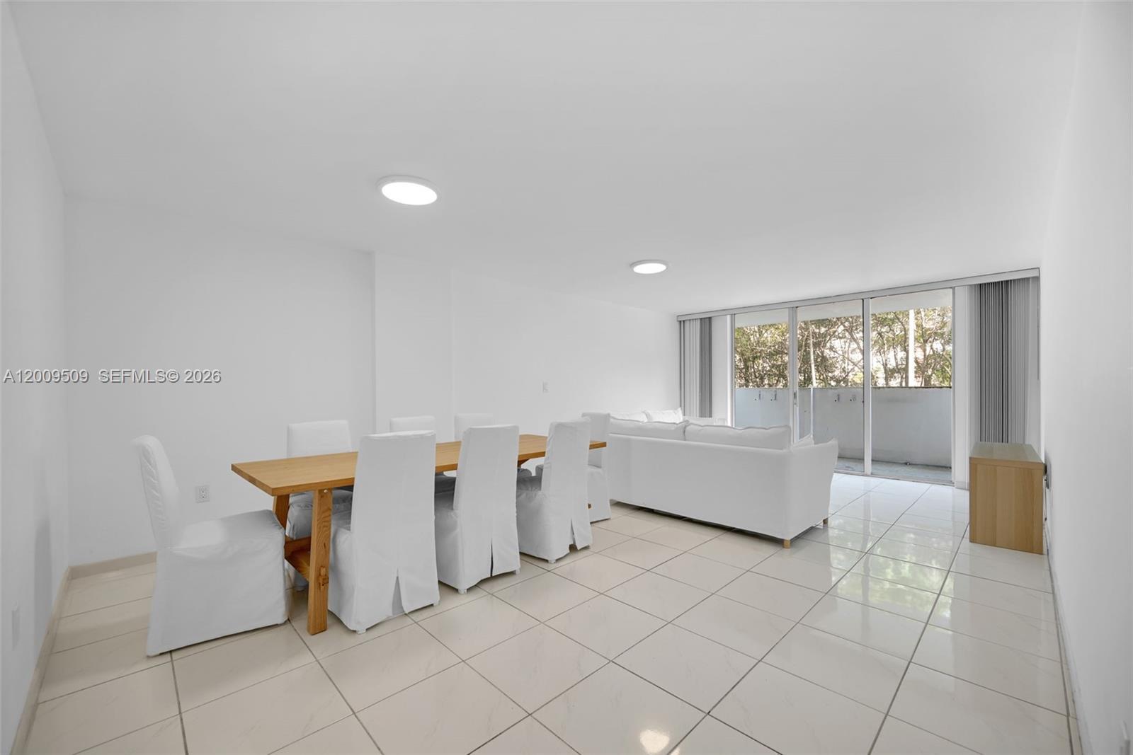 COMMODORE PLAZA CONDO - Residential