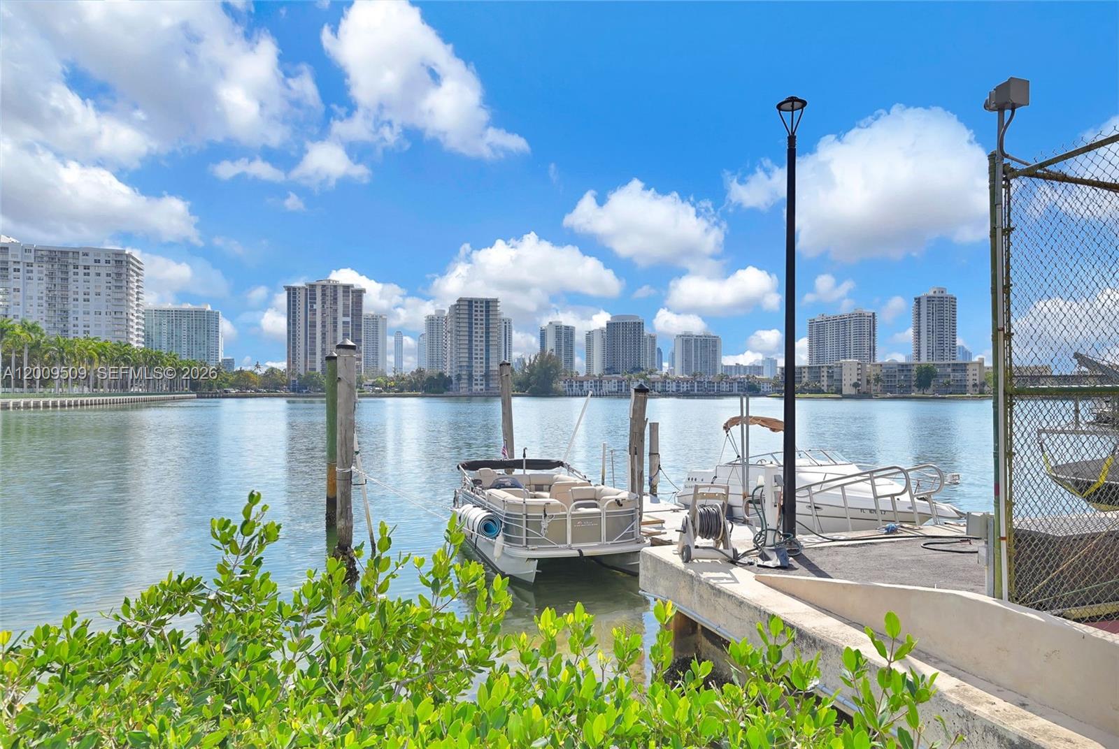 COMMODORE PLAZA CONDO - Residential