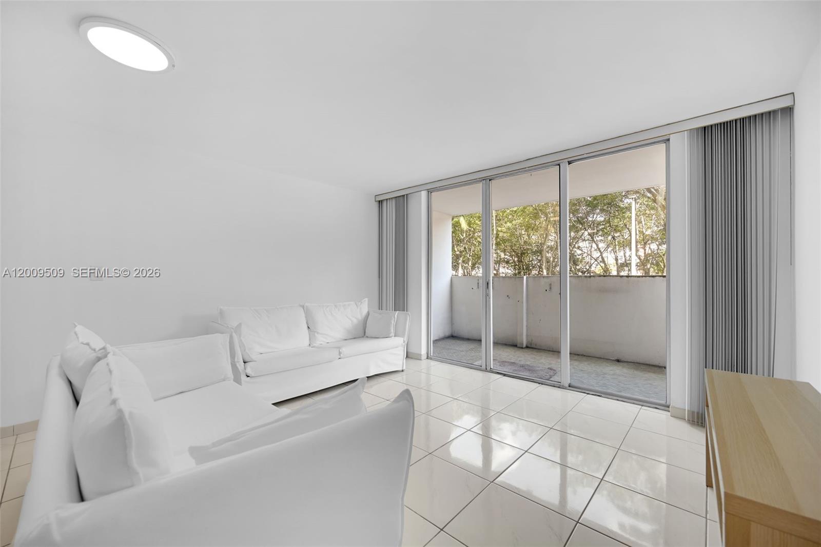 COMMODORE PLAZA CONDO - Residential