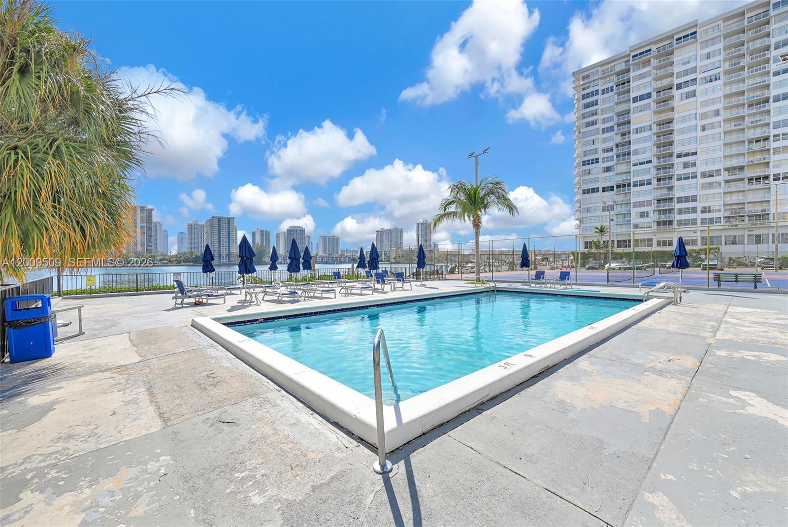 COMMODORE PLAZA CONDO - Residential