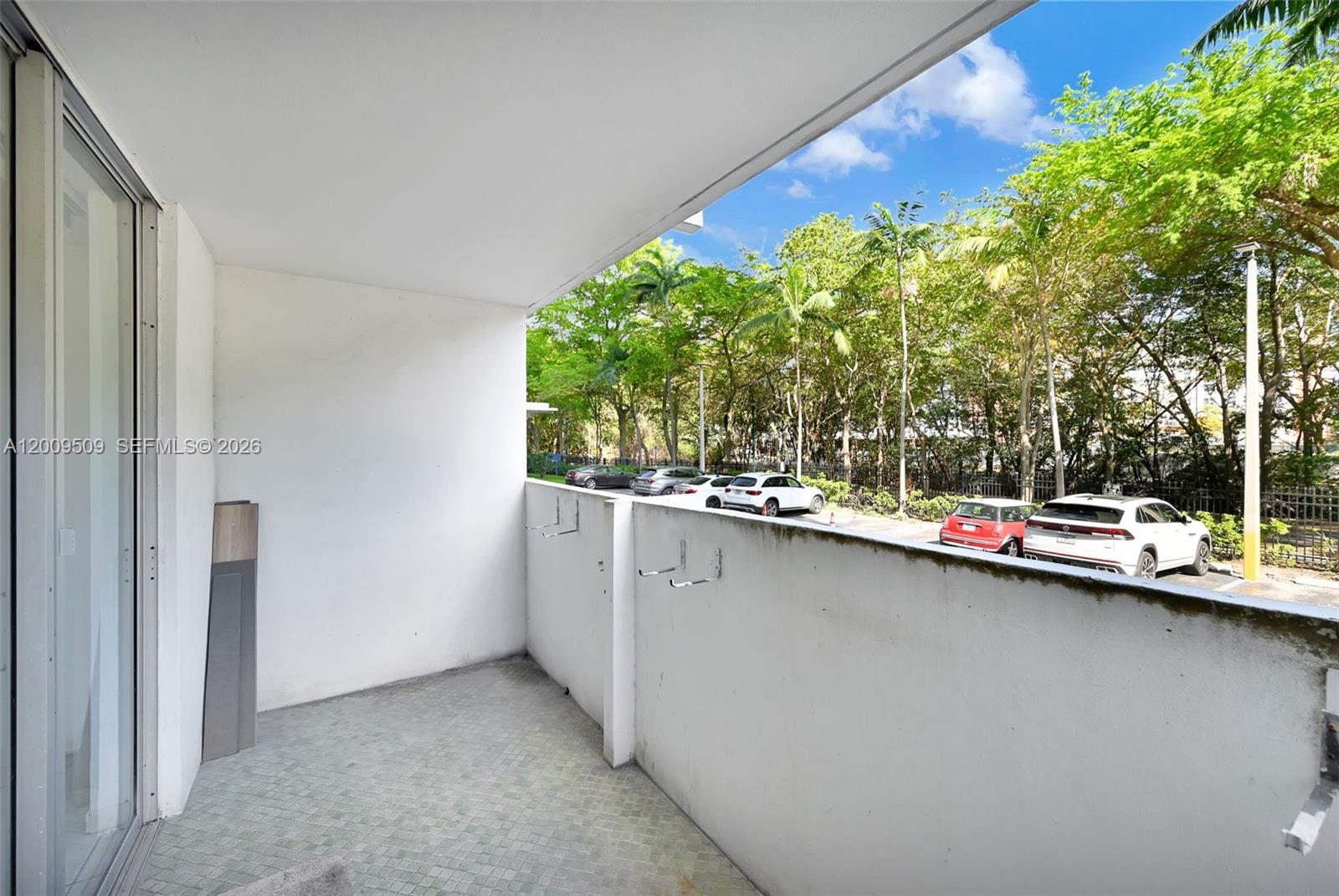 COMMODORE PLAZA CONDO - Residential