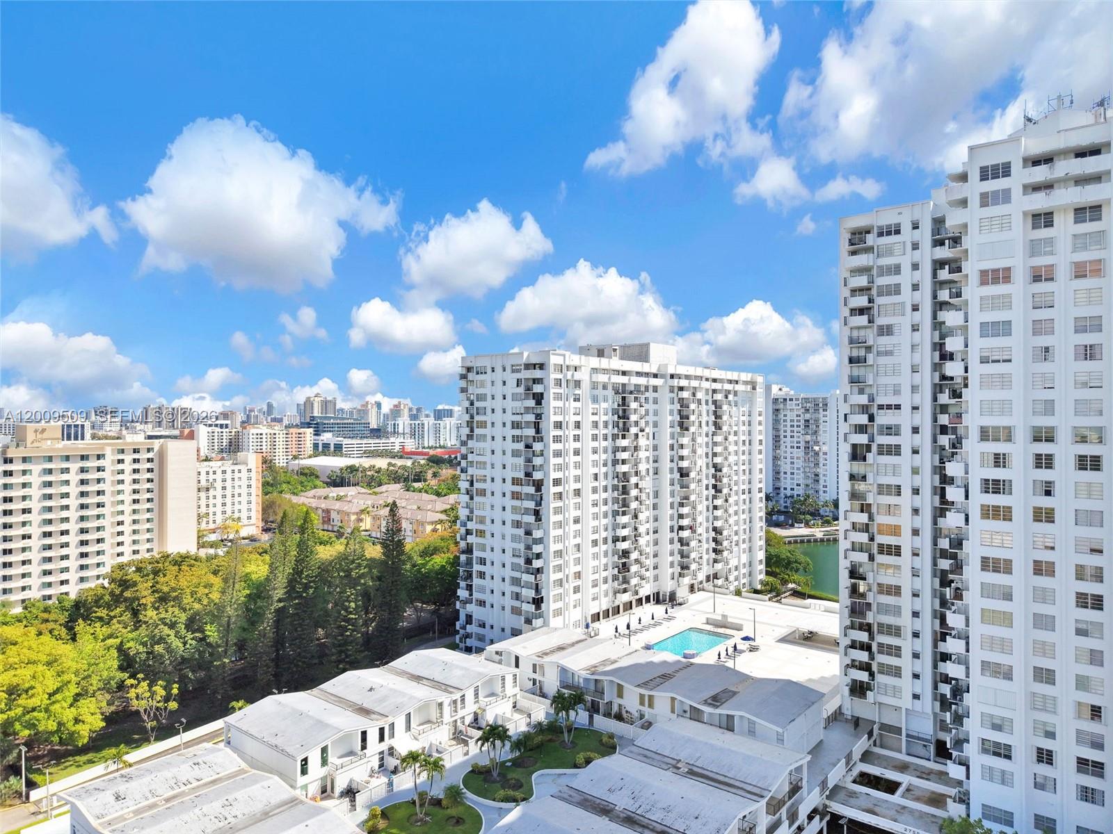 COMMODORE PLAZA CONDO - Residential