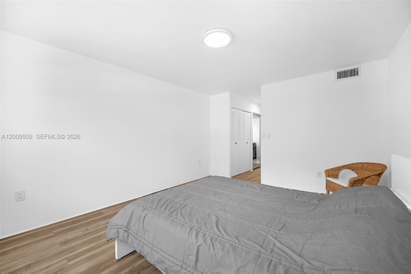 COMMODORE PLAZA CONDO - Residential