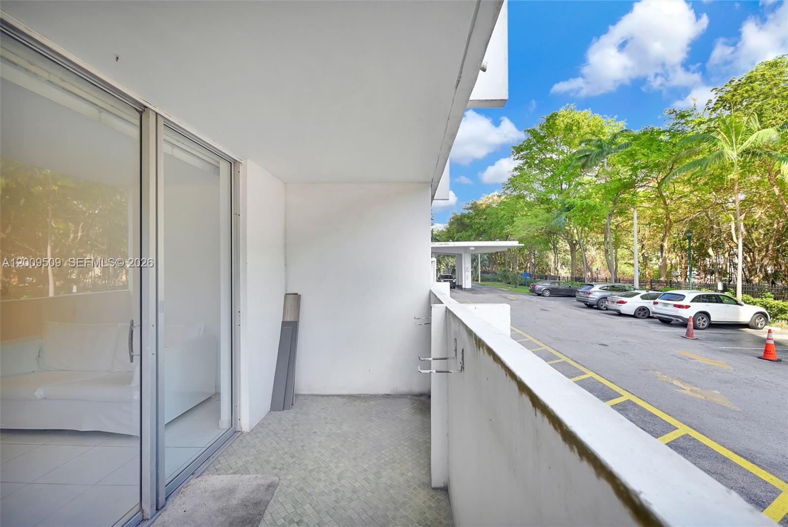 COMMODORE PLAZA CONDO - Residential