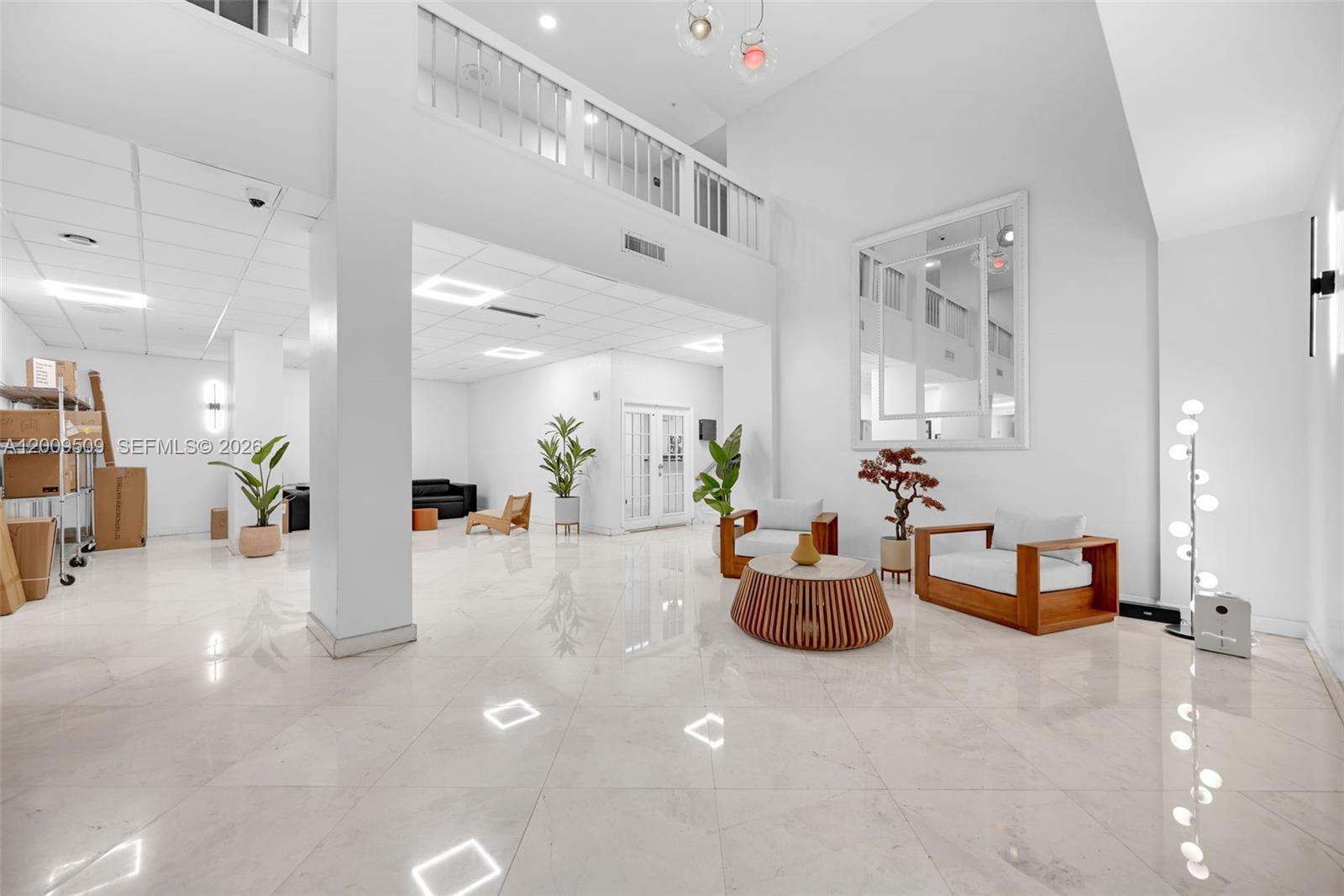 COMMODORE PLAZA CONDO - Residential