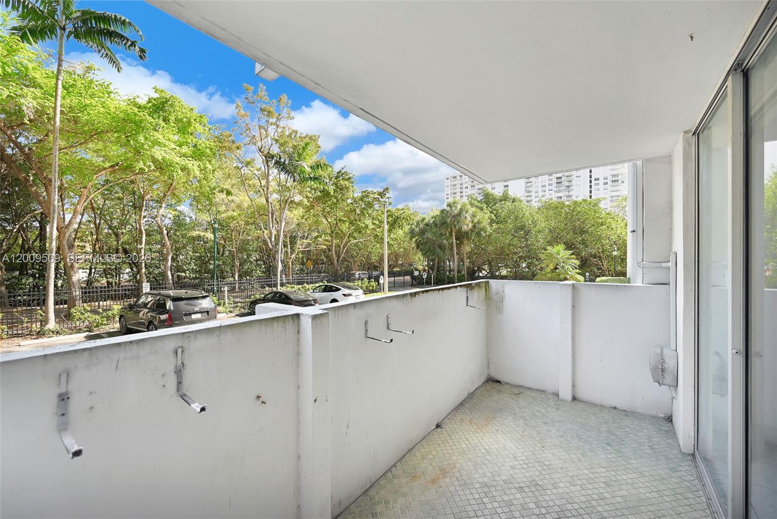 COMMODORE PLAZA CONDO - Residential