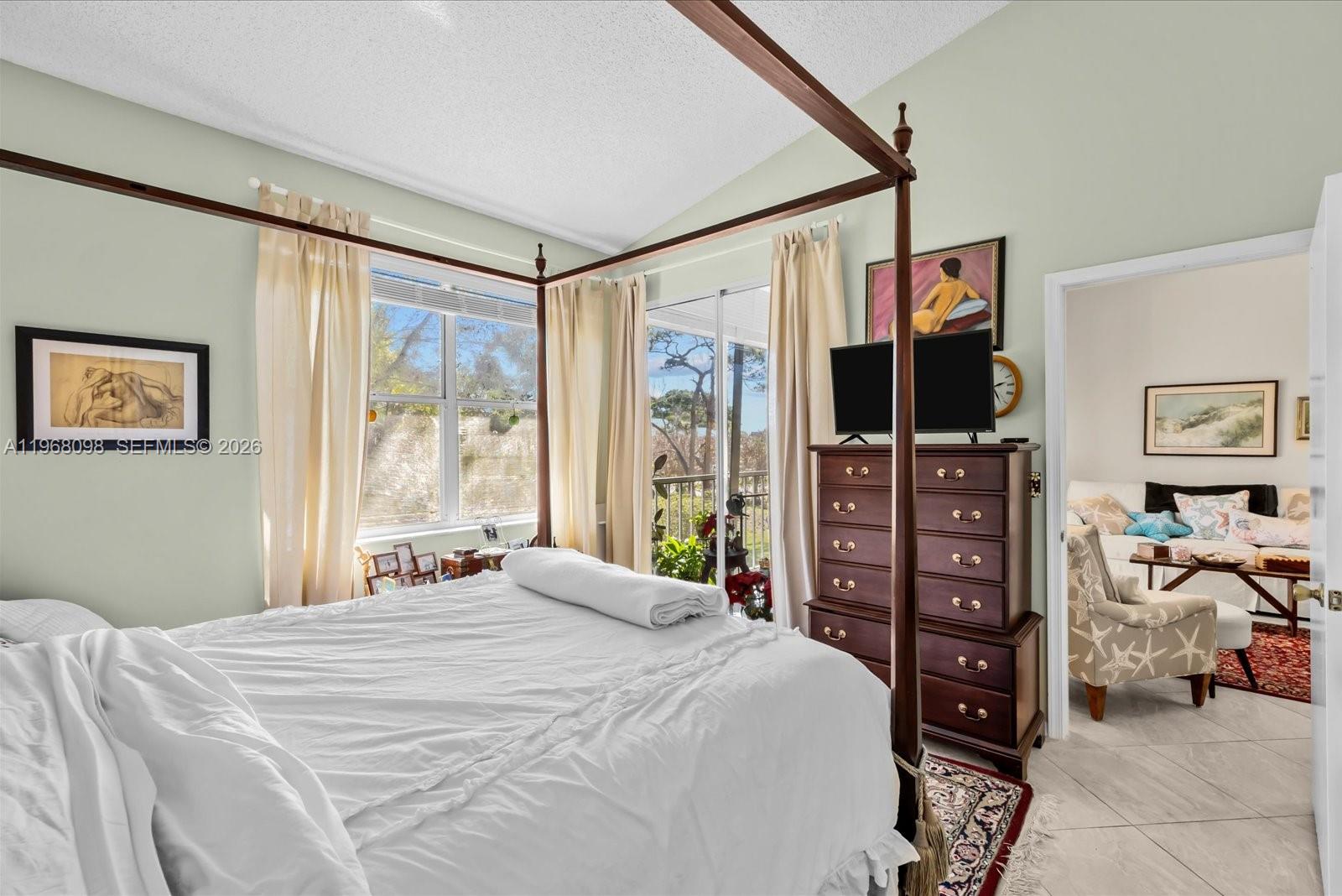 LITTLE CLUB CONDOMINIUMS - Residential