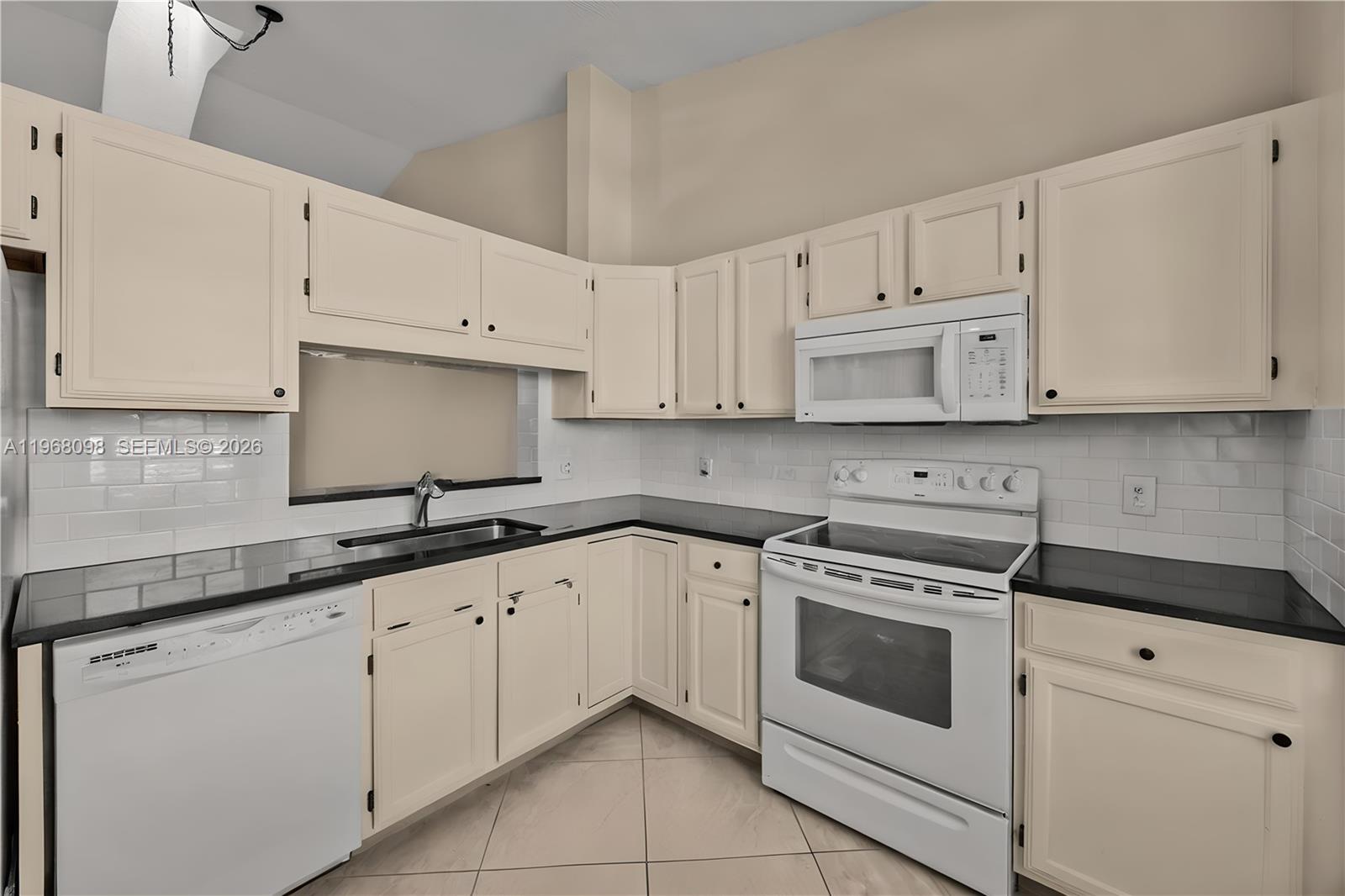 LITTLE CLUB CONDOMINIUMS - Residential