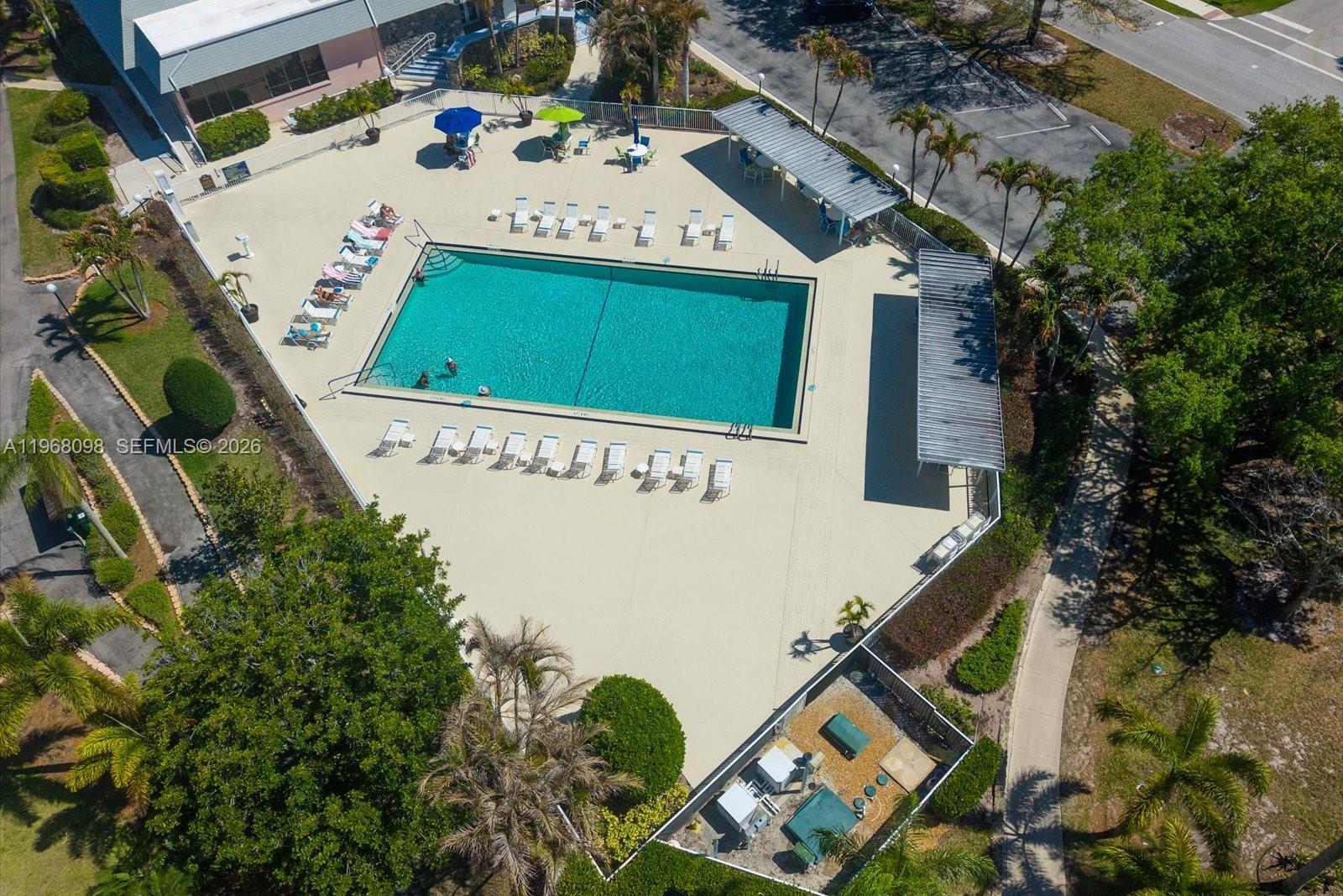 LITTLE CLUB CONDOMINIUMS - Residential