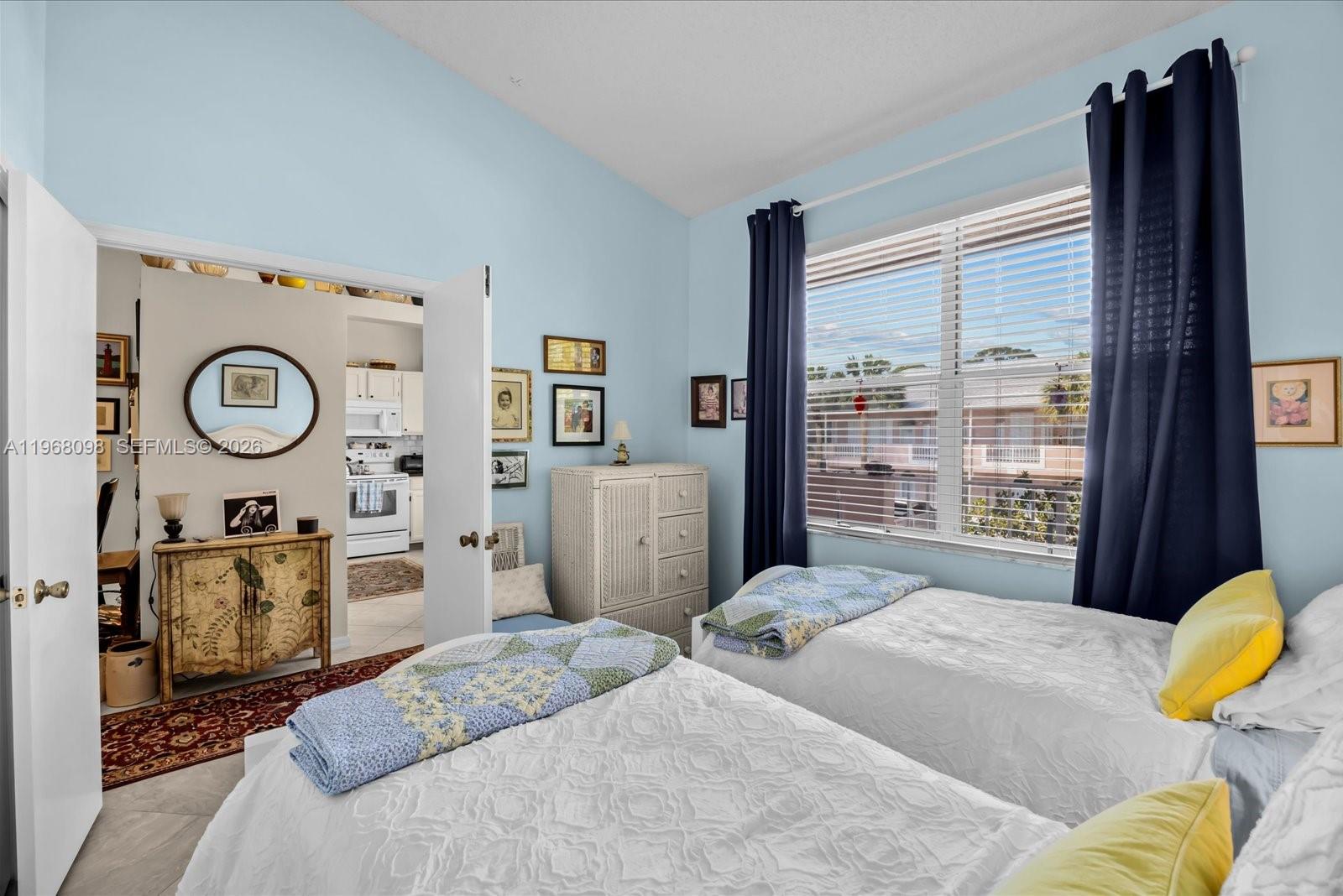 LITTLE CLUB CONDOMINIUMS - Residential