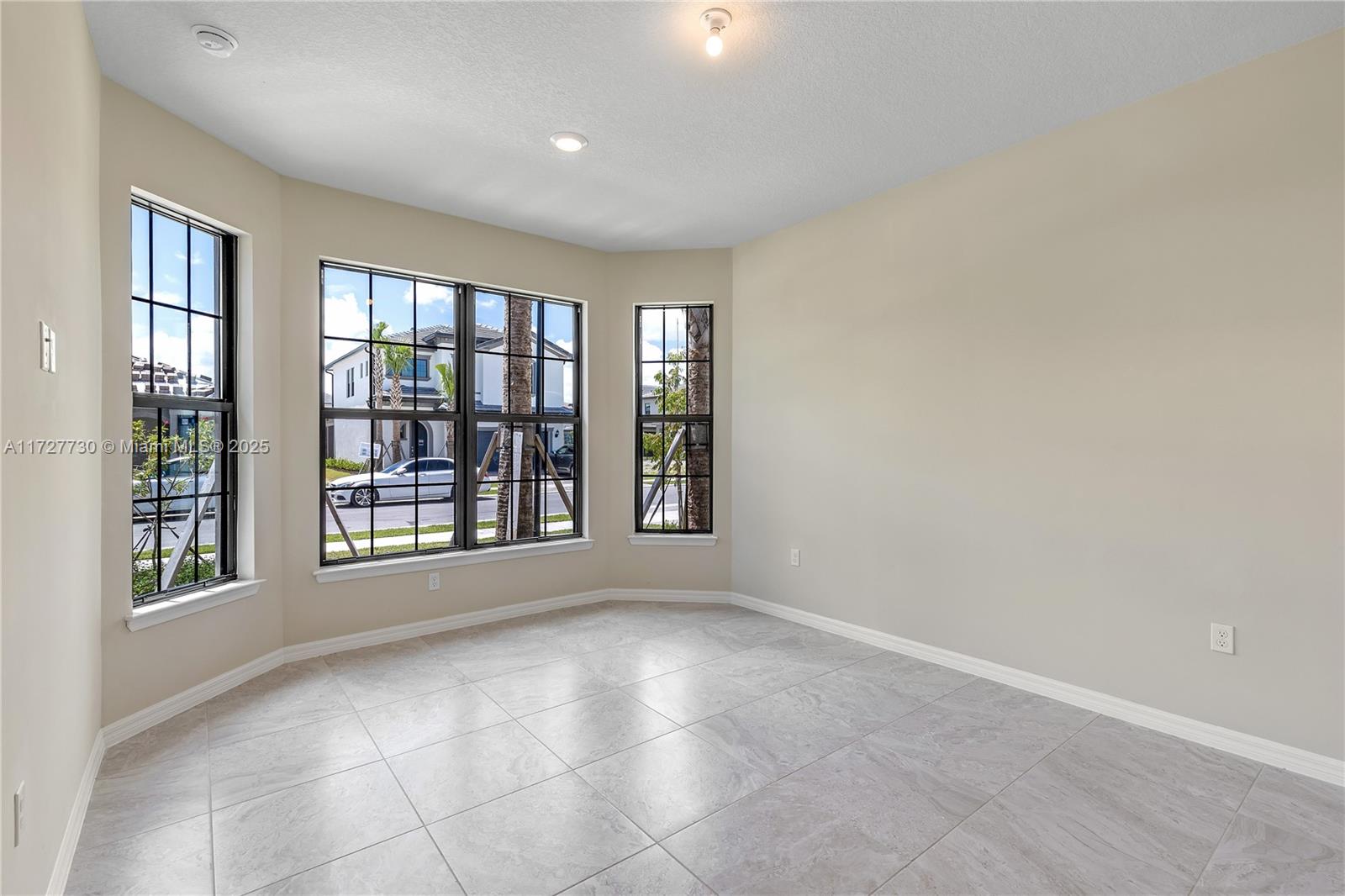 OAK TREE PROPERTY REDEVEL - Residential