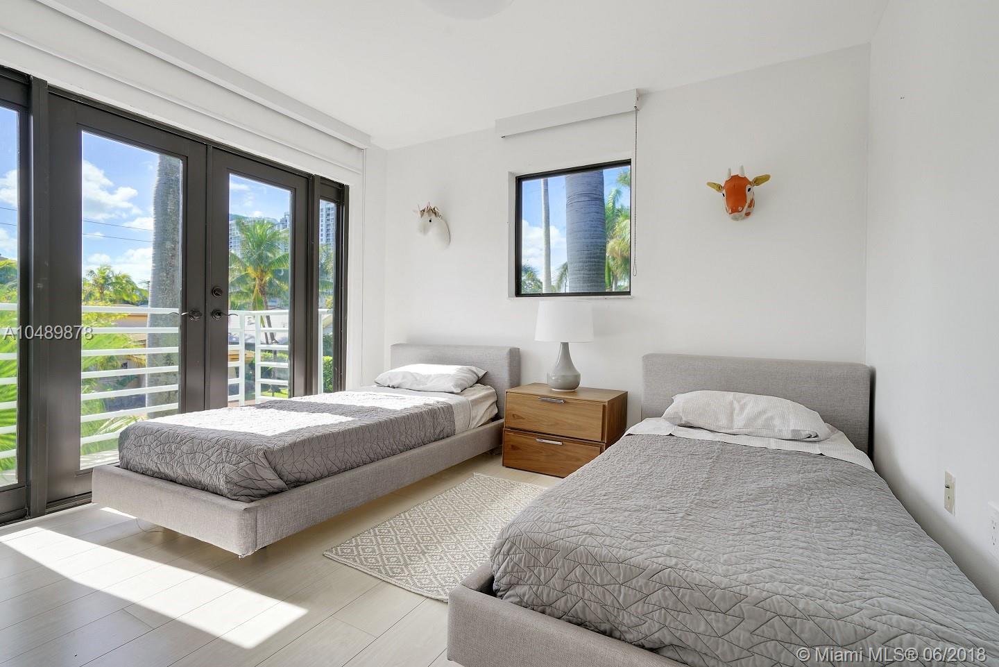 Sunset Islands Island 01 - Residential Lease