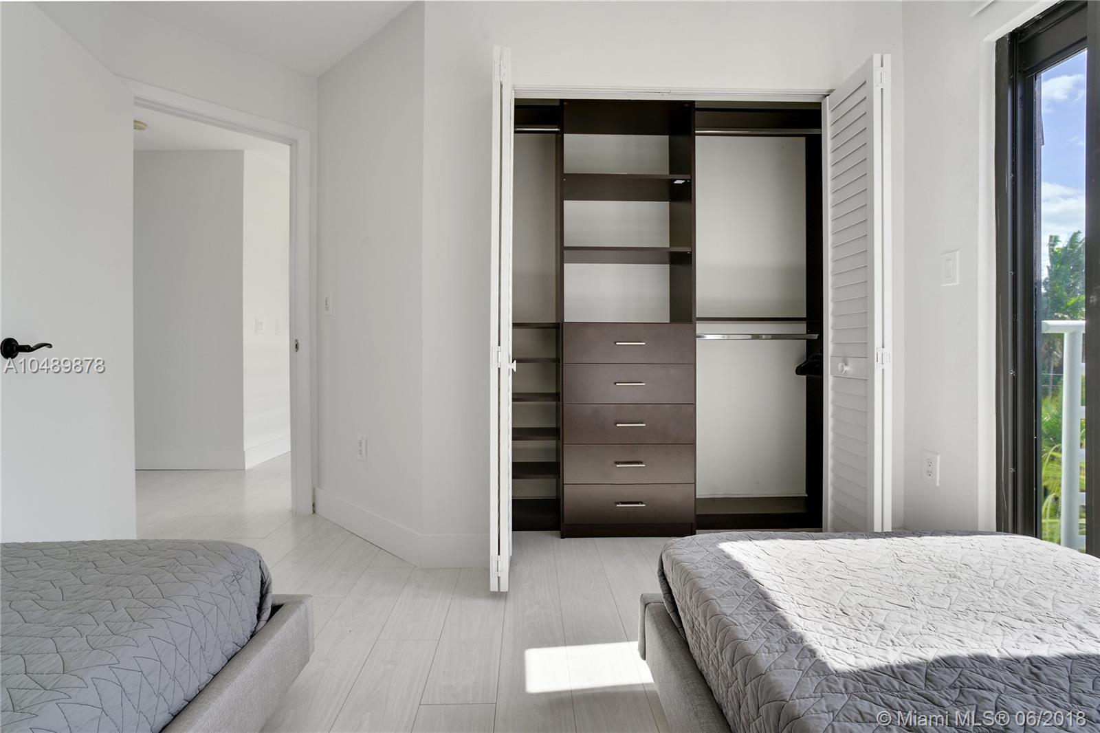 Sunset Islands Island 01 - Residential Lease