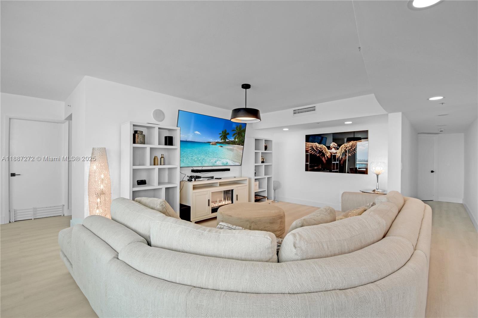 1800 N Bayshore Dr 2201